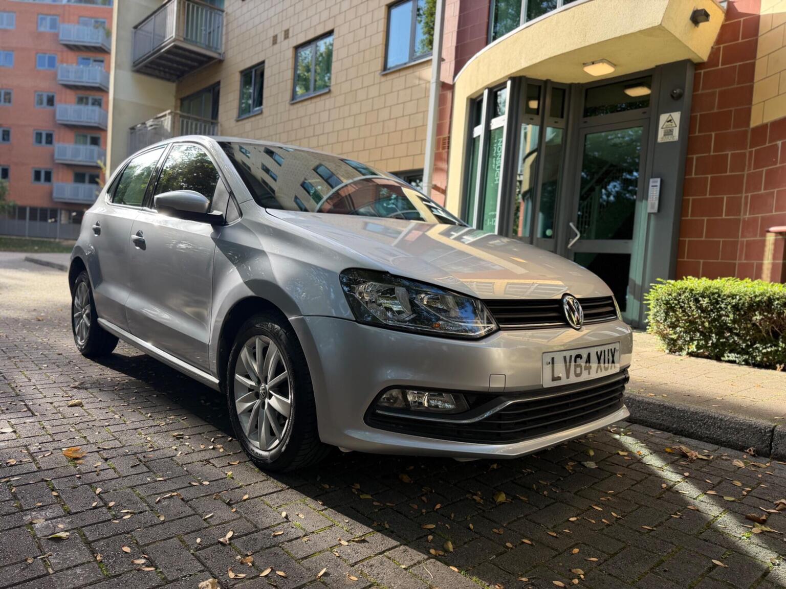 Volkswagen Polo - image 1 of 35