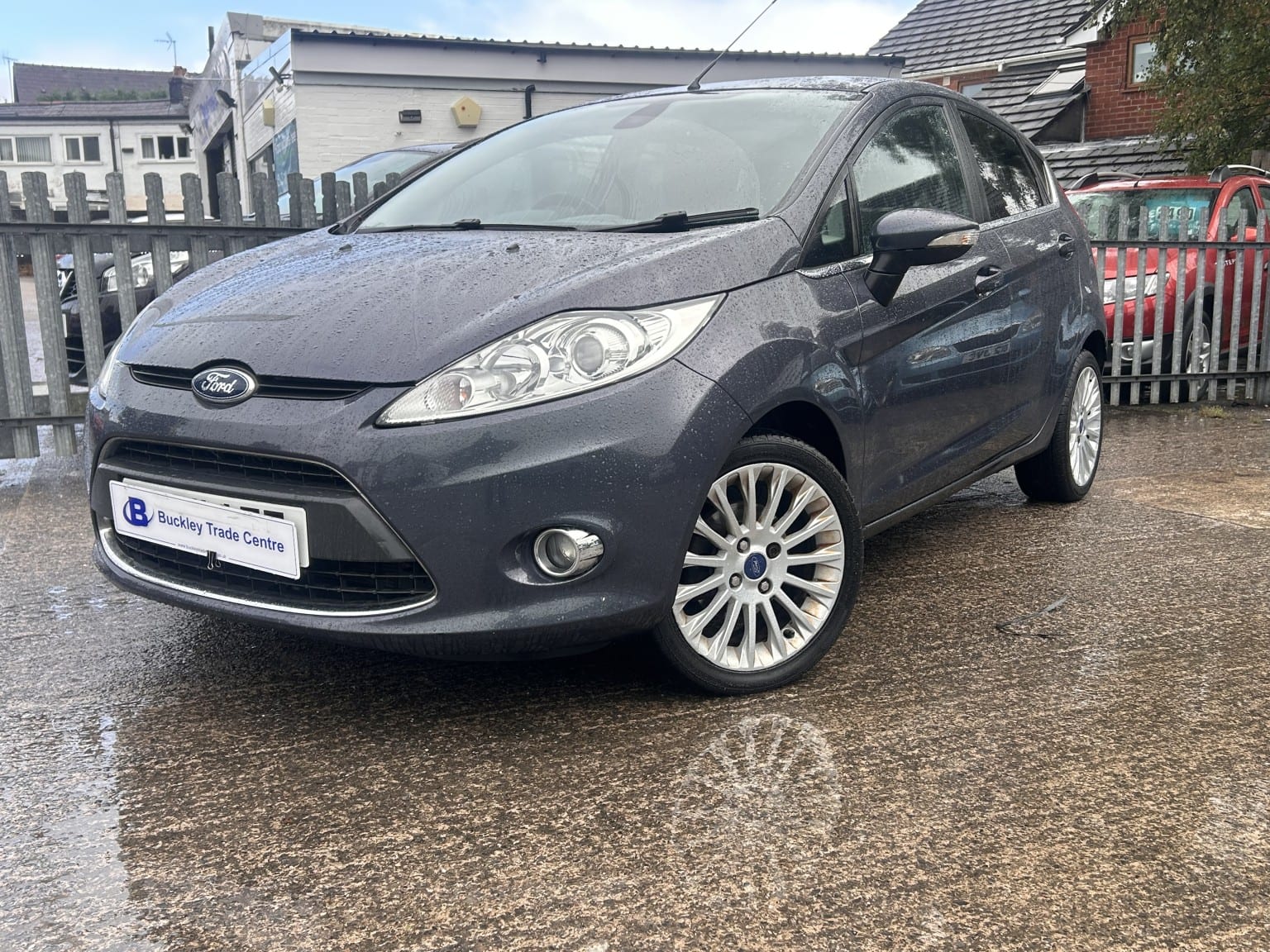 Ford Fiesta - image 1 of 7