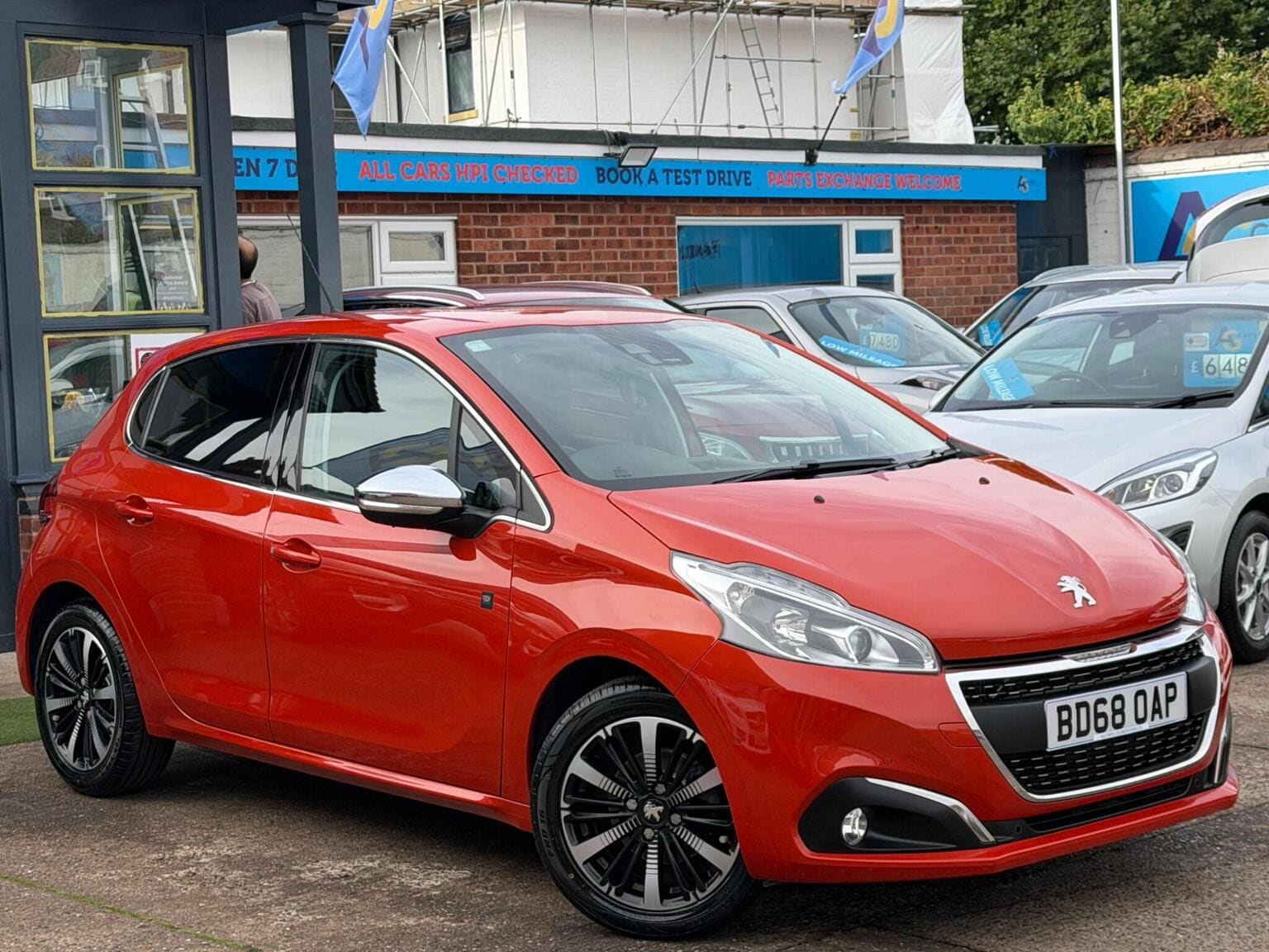 Peugeot 208 - image 1 of 68