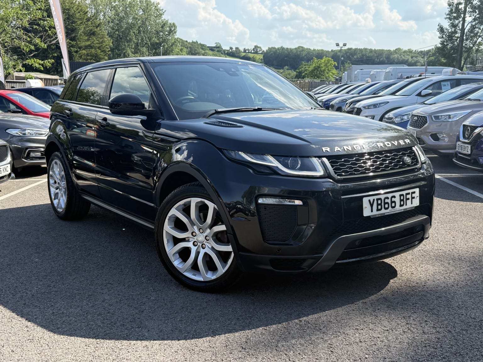 Land Rover Range Rover Evoque - image 1 of 57