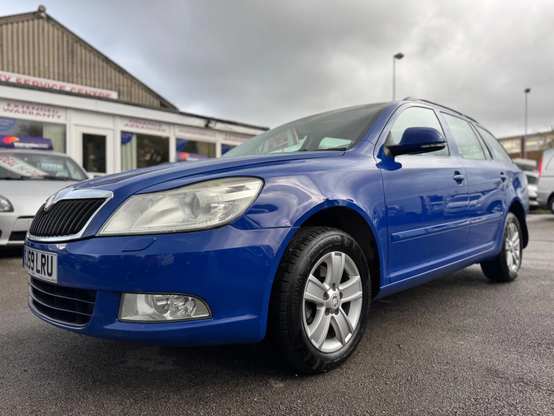 Skoda Octavia - image 1 of 70