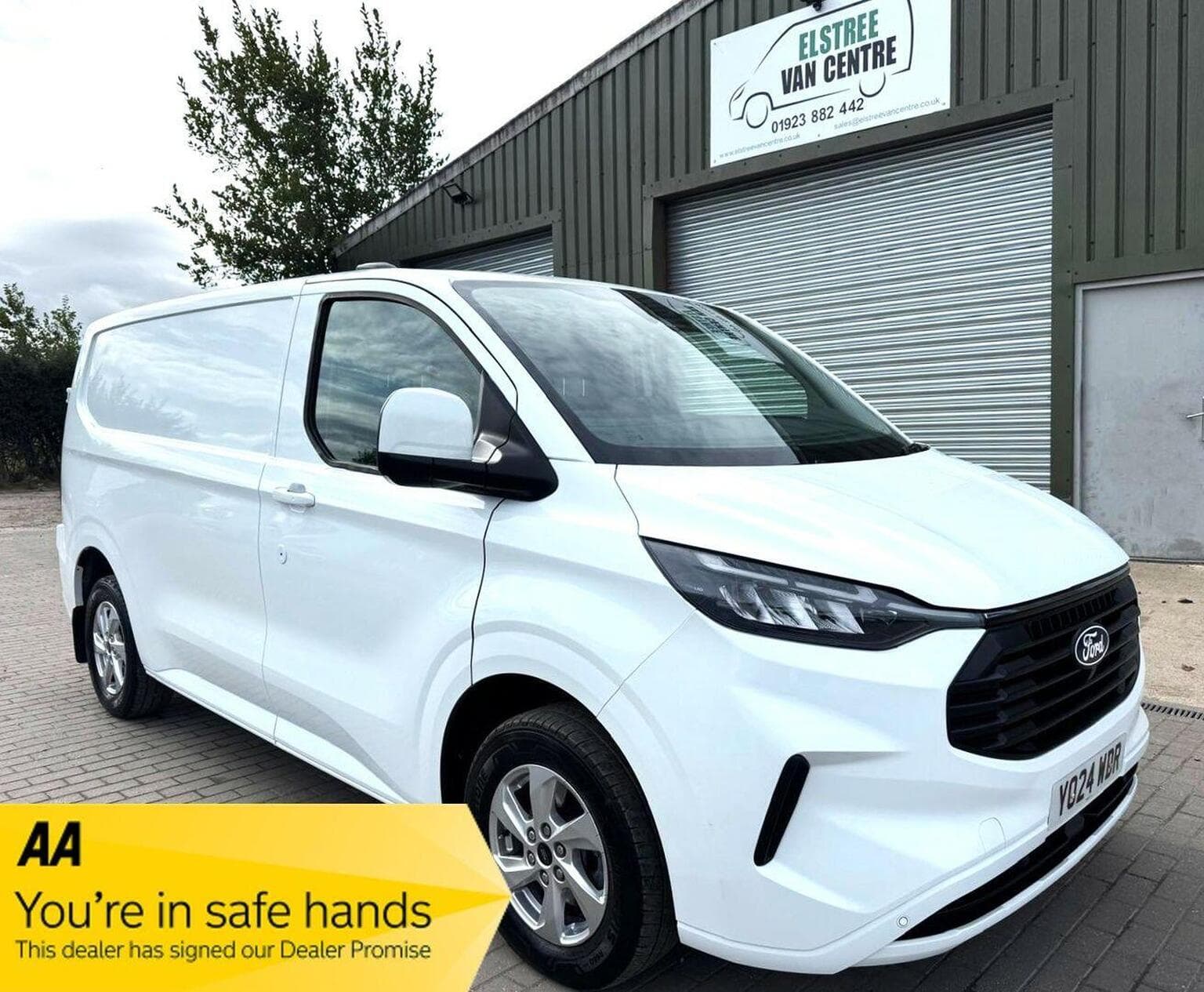 Ford Transit Custom - image 1 of 39