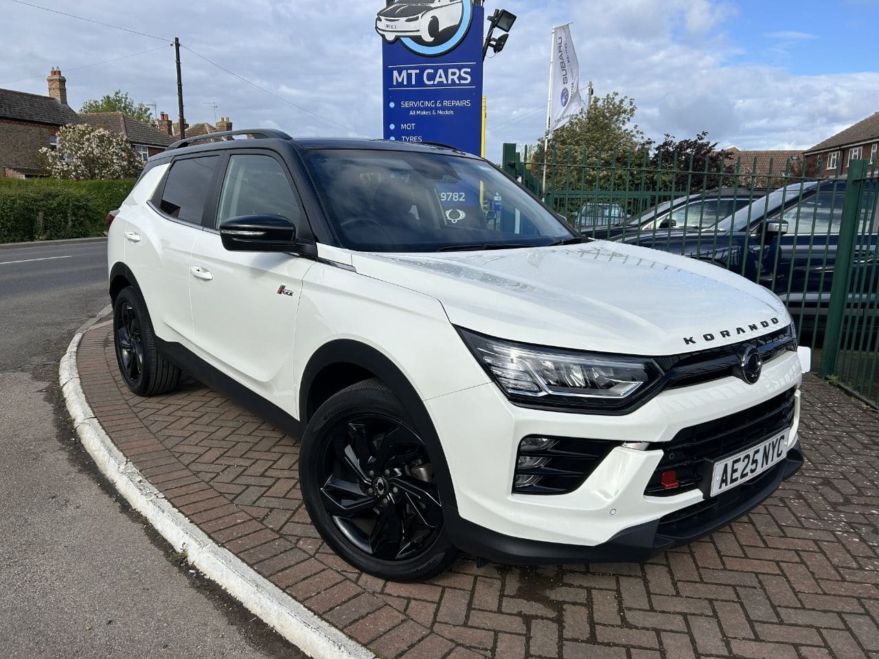 KGM Korando - image 1 of 36