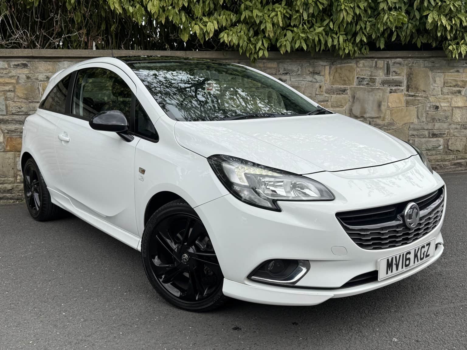 Vauxhall Corsa - image 1 of 28
