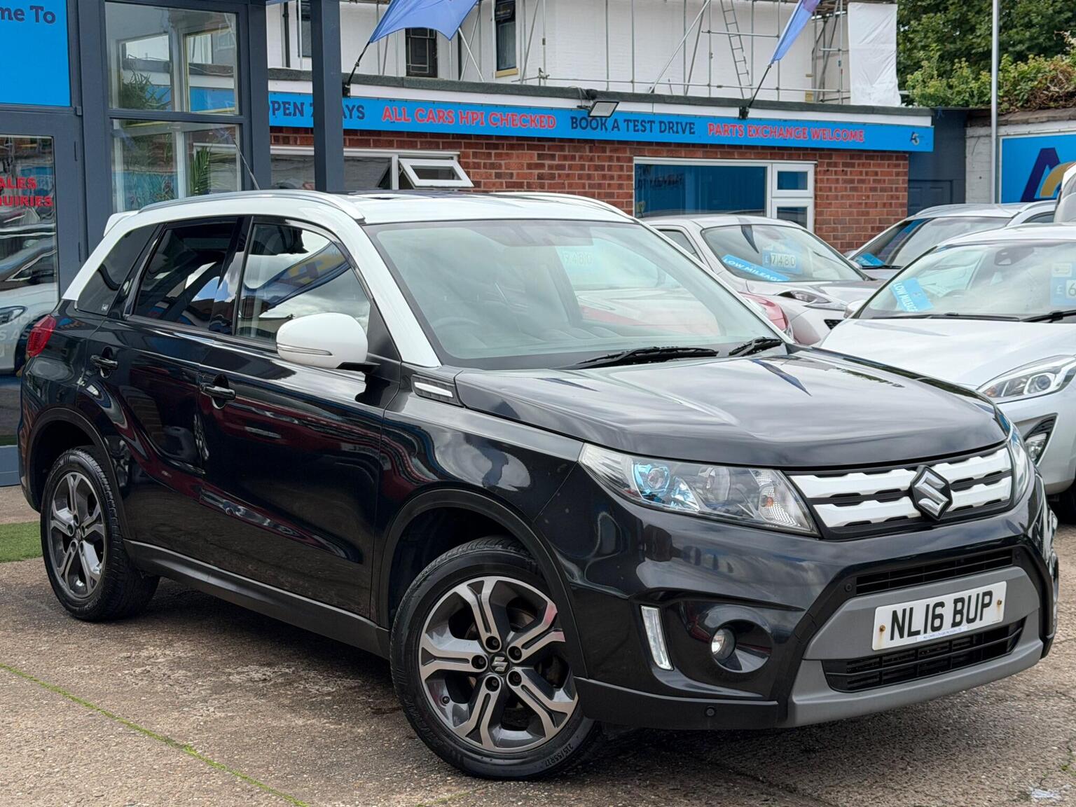 Suzuki Vitara - image 1 of 70