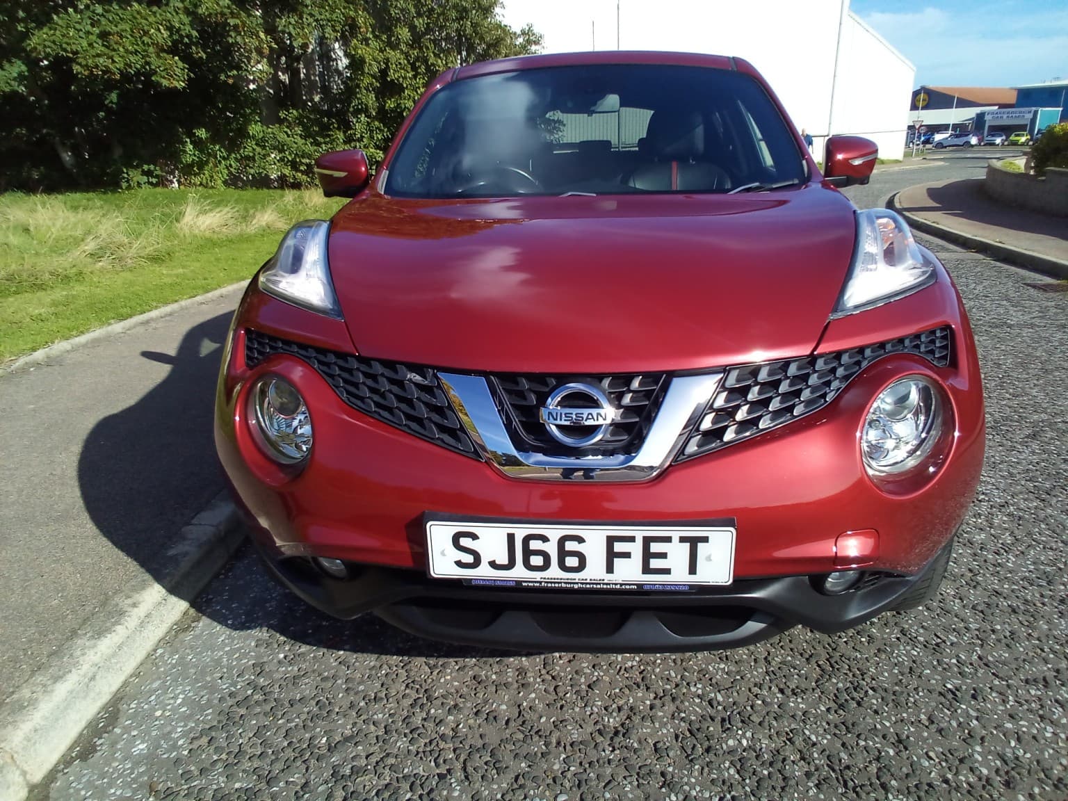 Nissan Juke - image 1 of 18