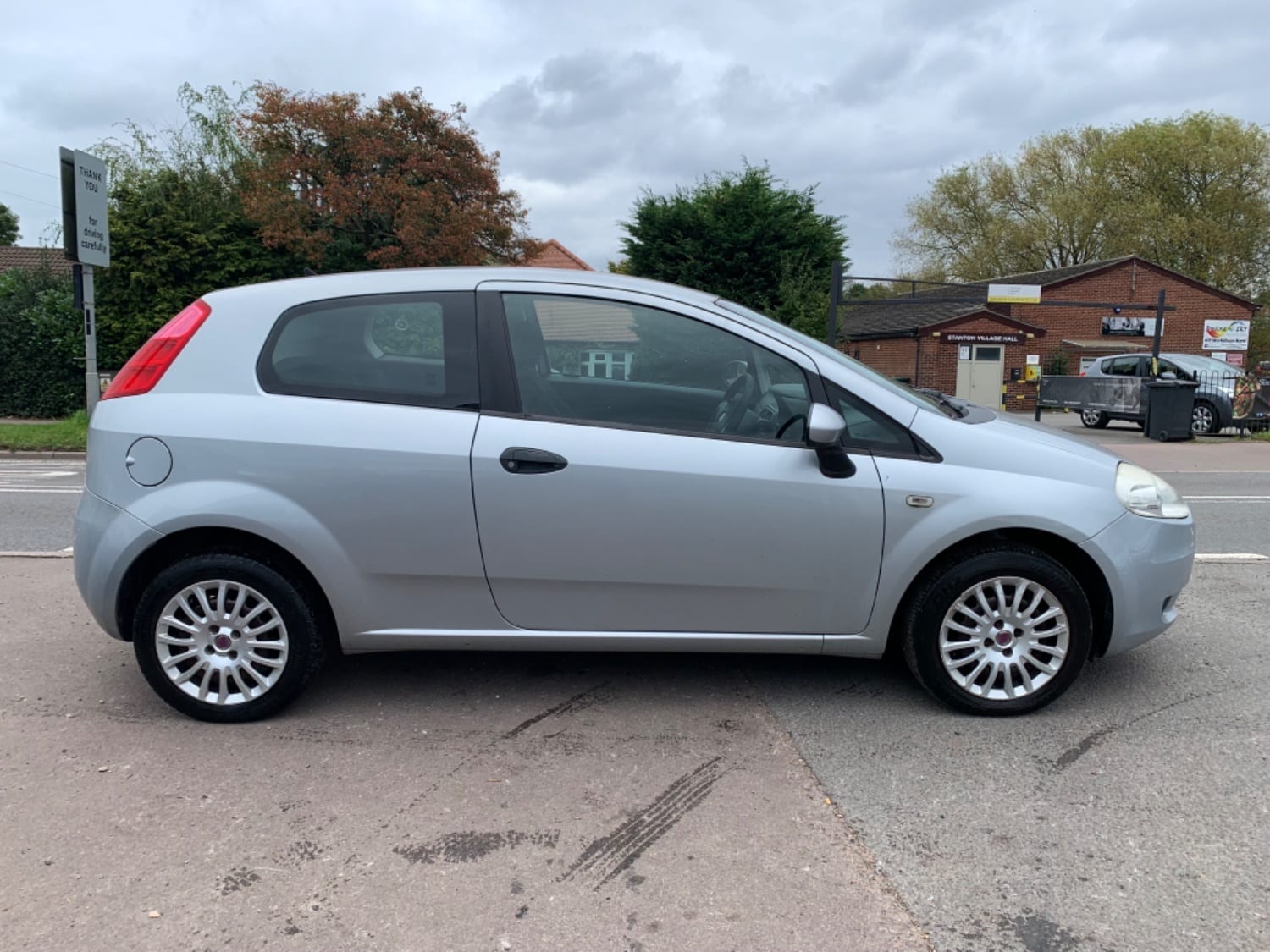 Fiat Grande Punto - image 1 of 16