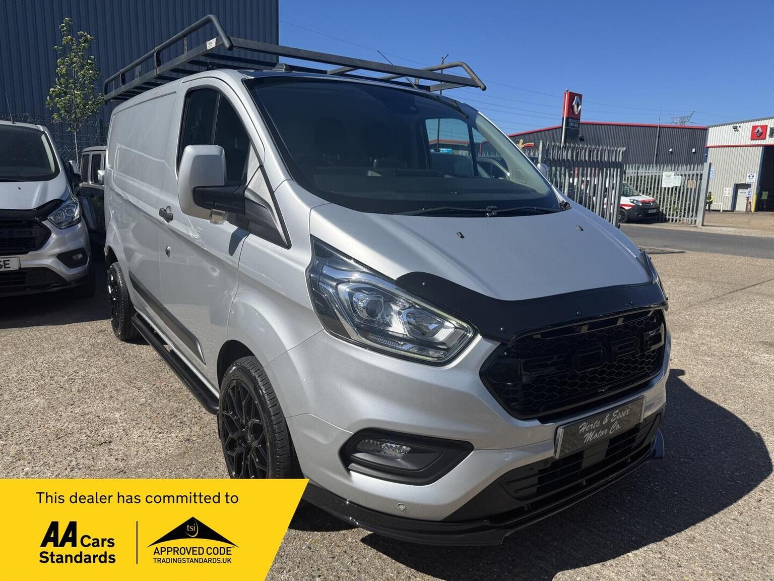 Ford Transit Custom - image 1 of 47