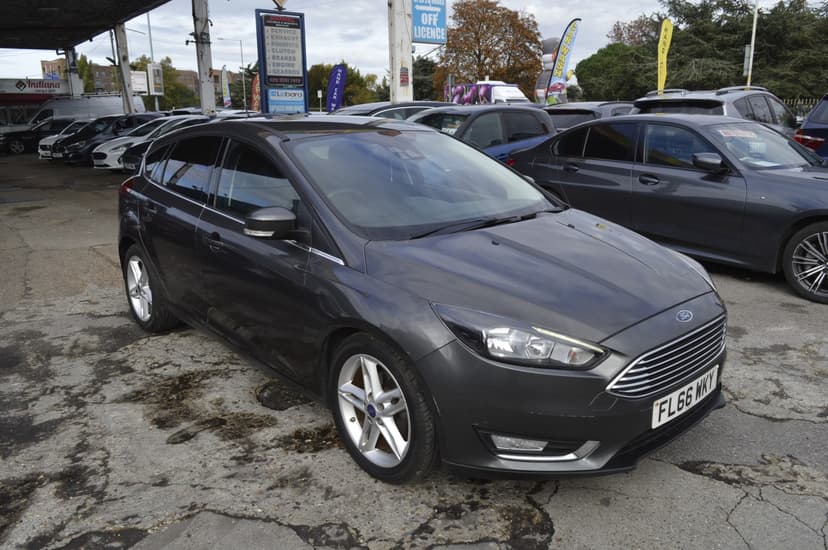 2016 FORD FOCUS