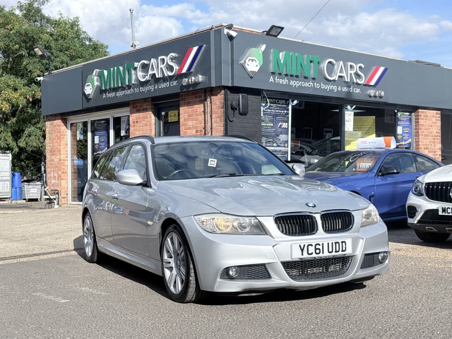 BMW 3 Series - image 1 of 6