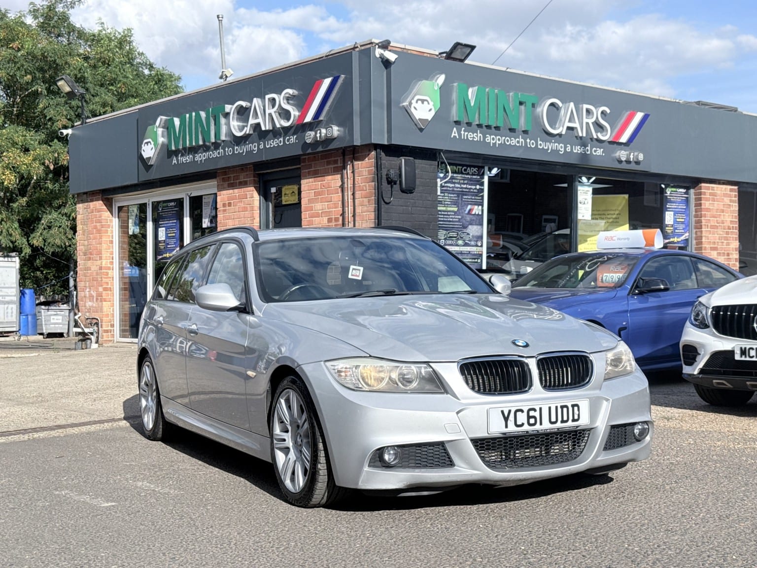 BMW 3 Series - image 1 of 50