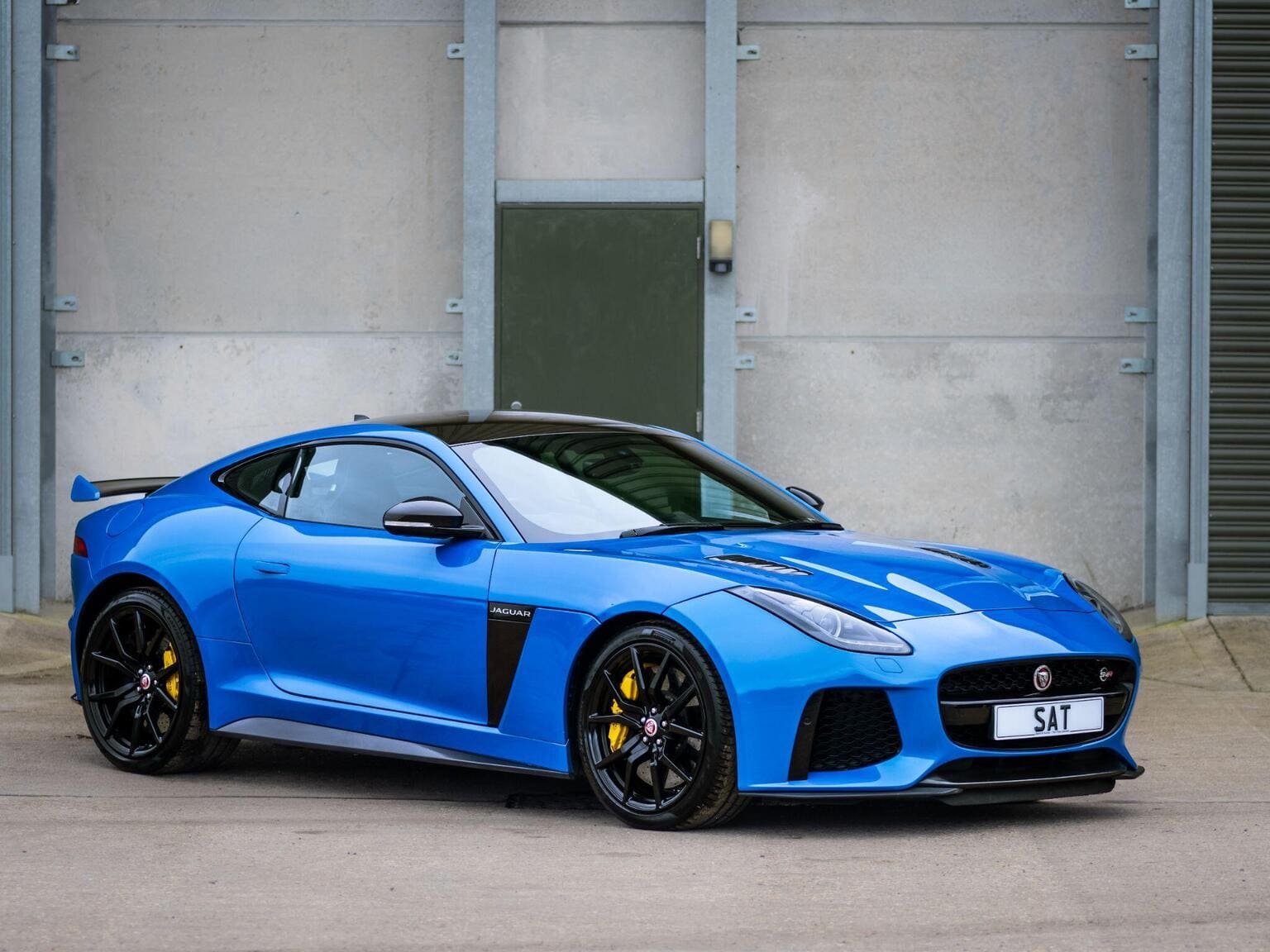 Jaguar F-Type - image 1 of 99