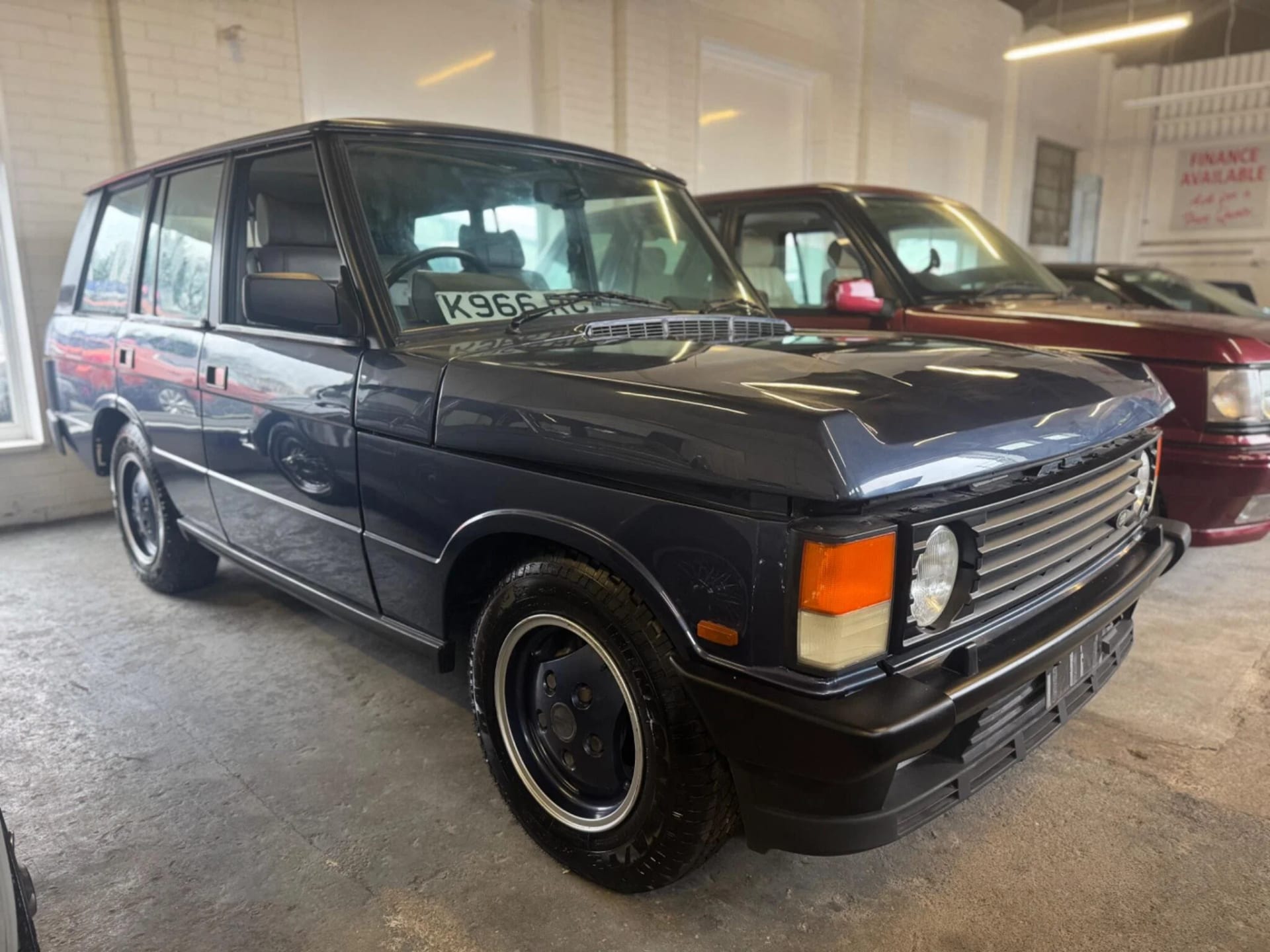 Land Rover Range Rover - image 1 of 11