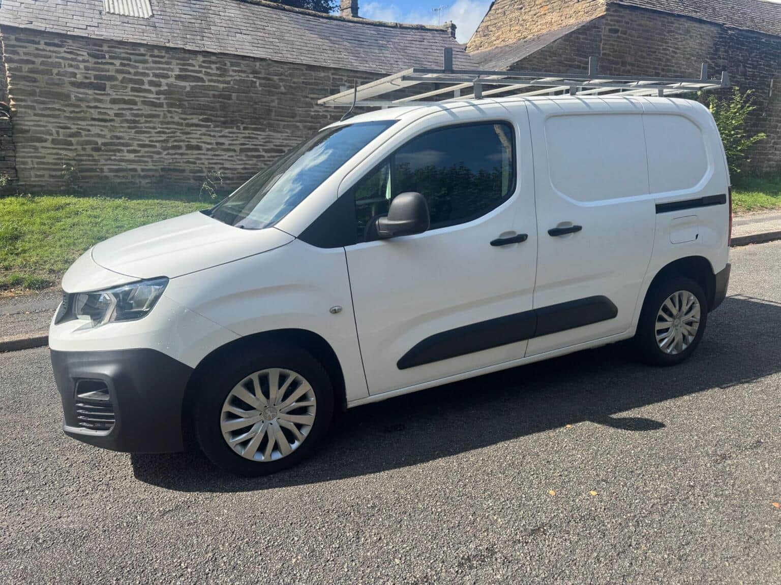 Peugeot Partner - image 1 of 10