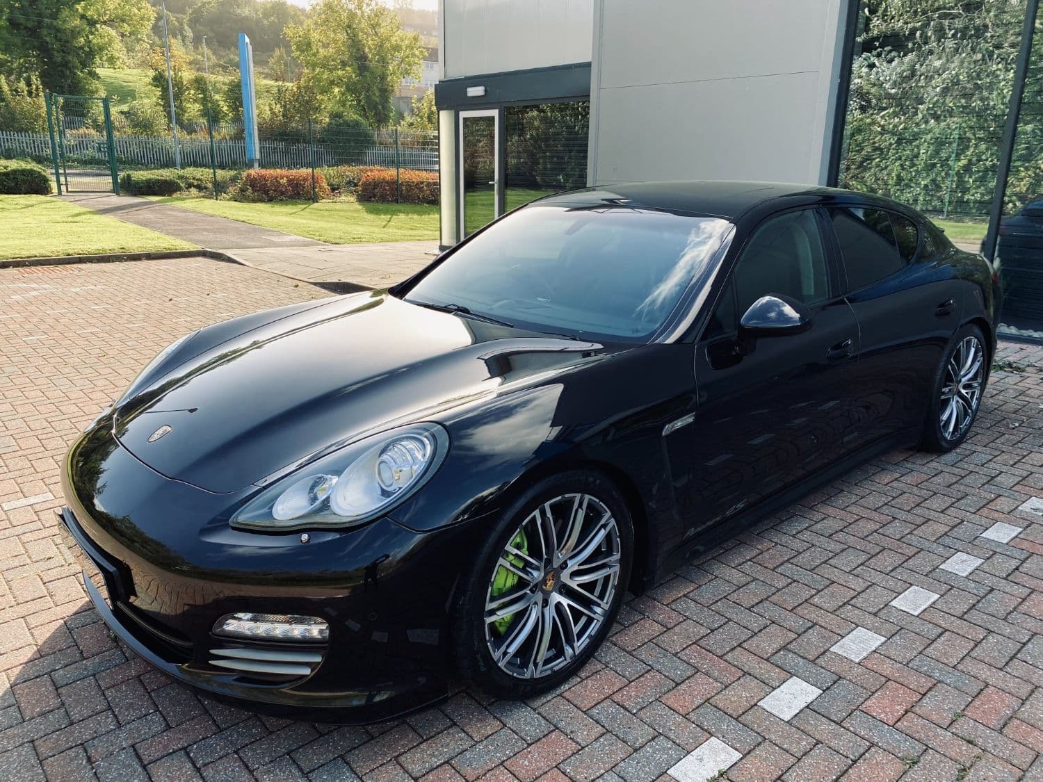 Porsche Panamera - image 1 of 51