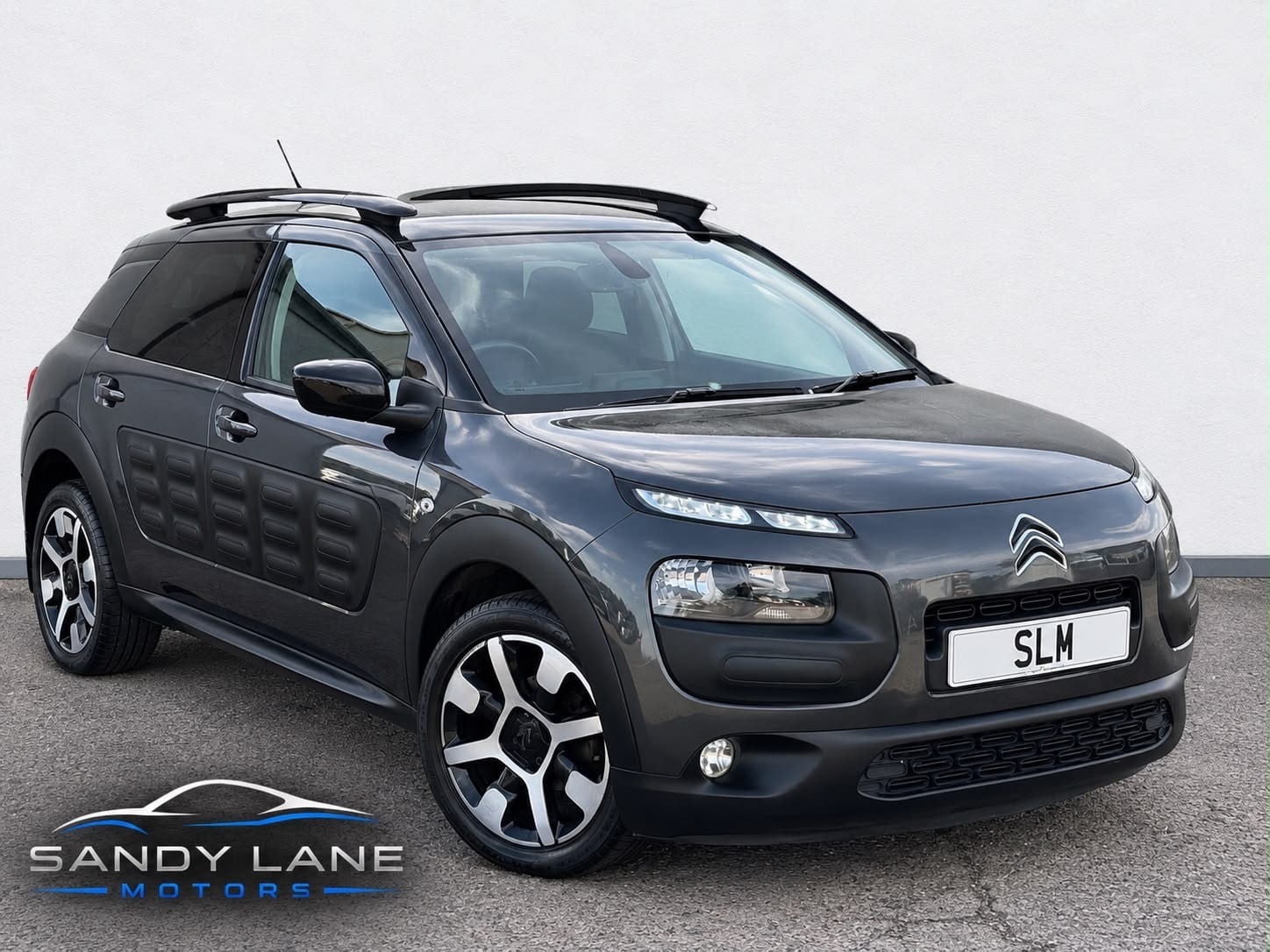 Citroen C4 Cactus - image 1 of 23