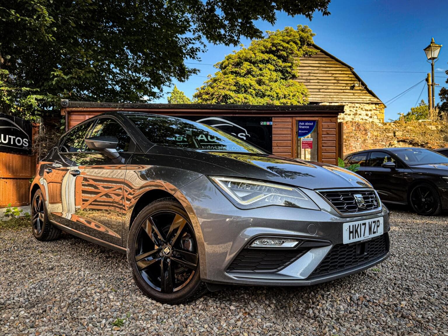 SEAT LEON