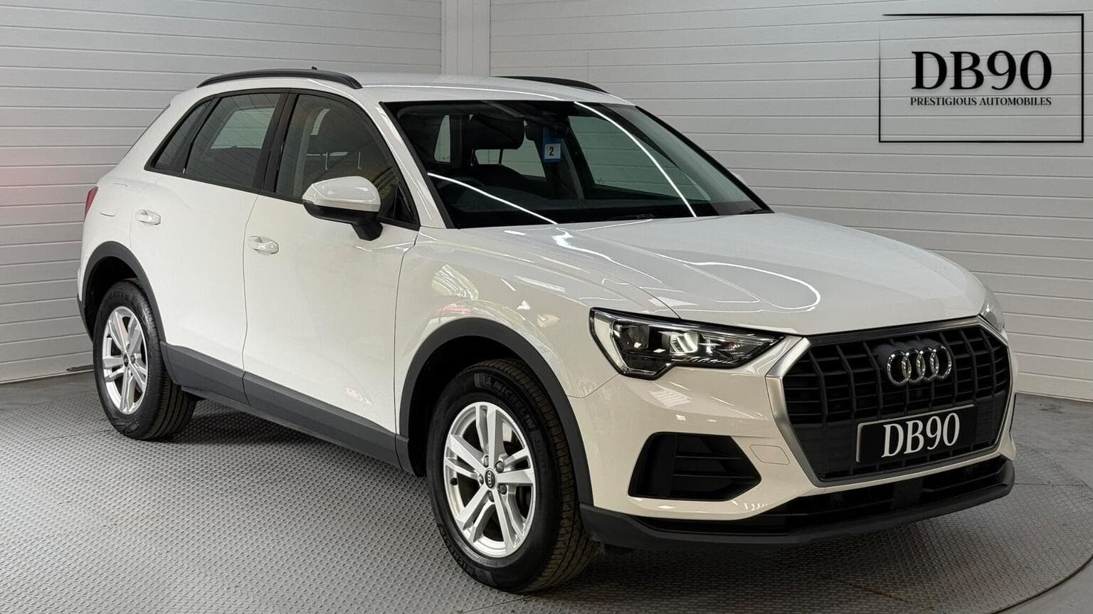 Audi Q3 - image 1 of 52
