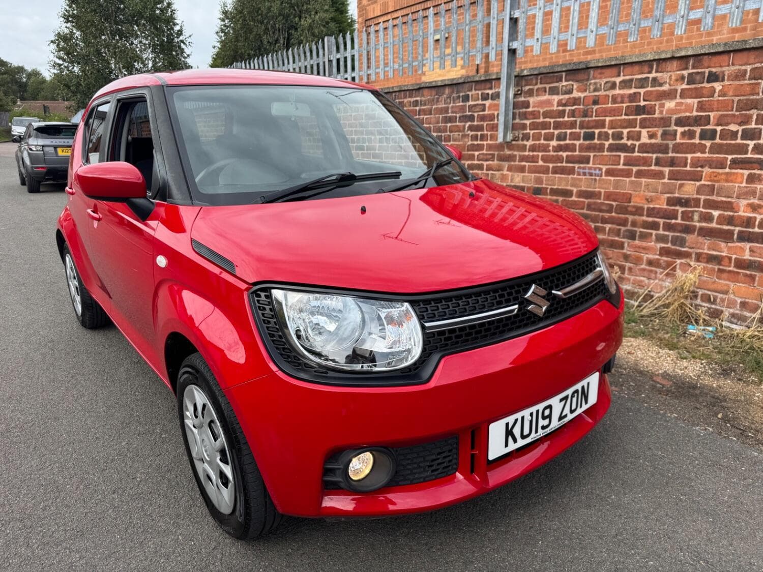 Suzuki Ignis - image 1 of 6