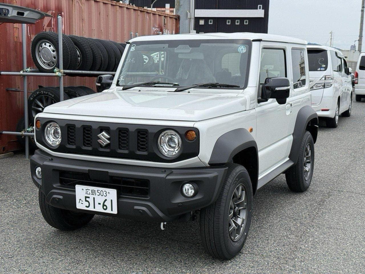 Suzuki Jimny - image 1 of 27