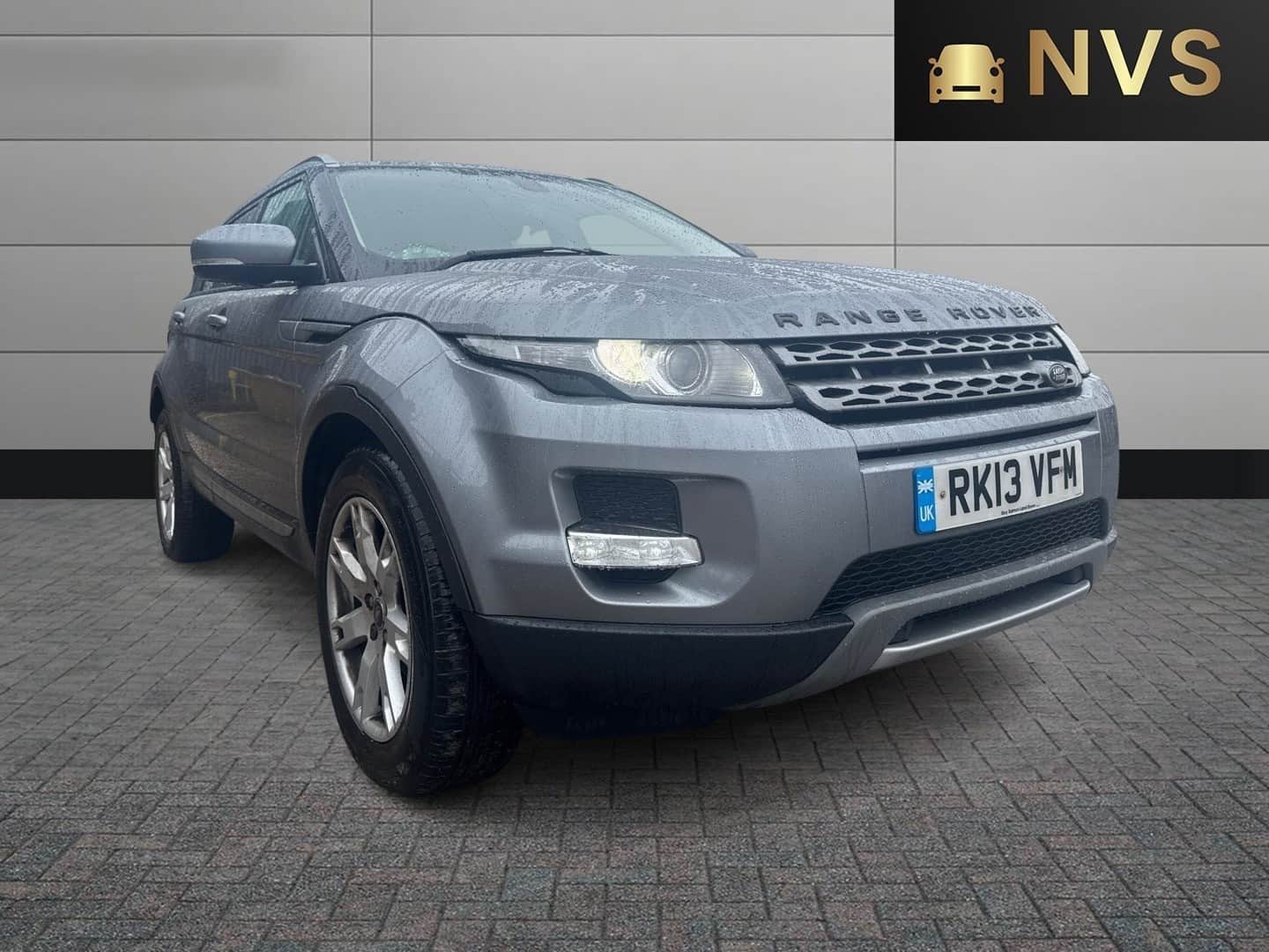LAND ROVER RANGE ROVER EVOQUE - image 1 of 13
