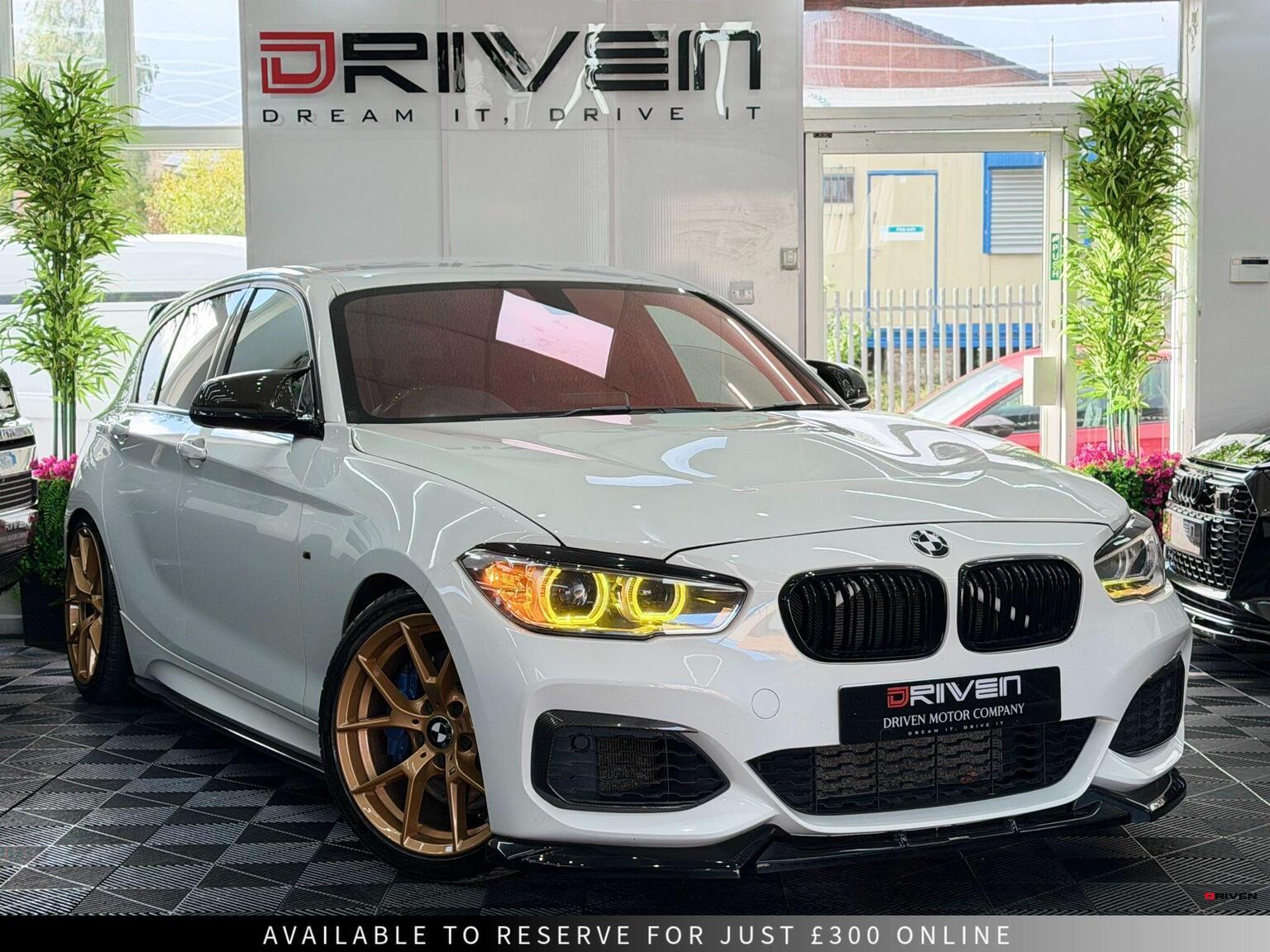 BMW 1 Series - image 1 of 39