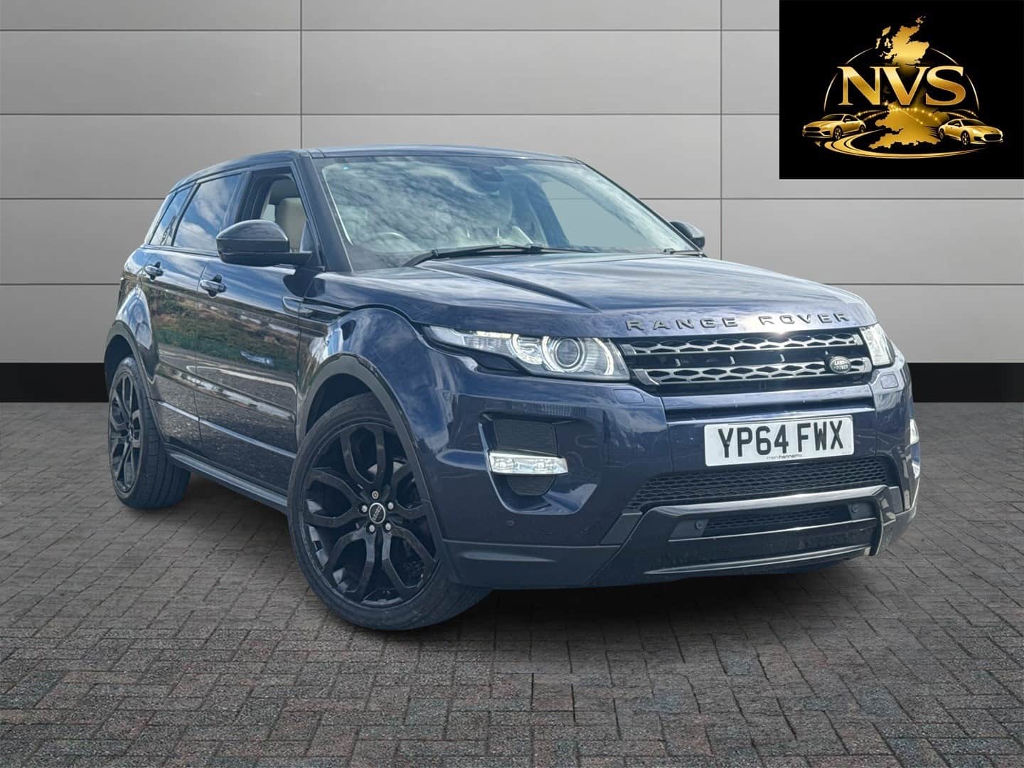 LAND ROVER RANGE ROVER EVOQUE - image 1 of 15