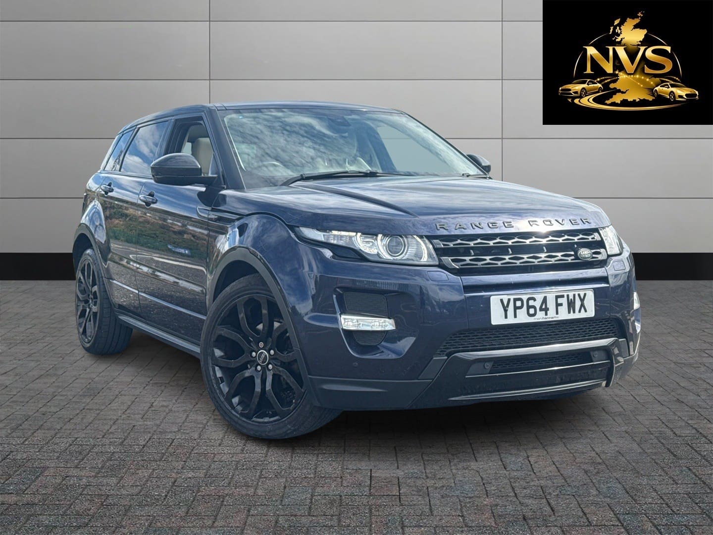 LAND ROVER RANGE ROVER EVOQUE - image 1 of 15