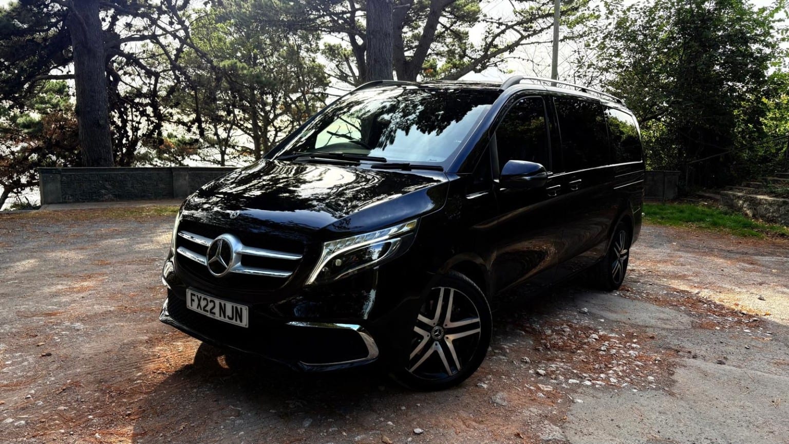 Mercedes-Benz V Class - image 1 of 19