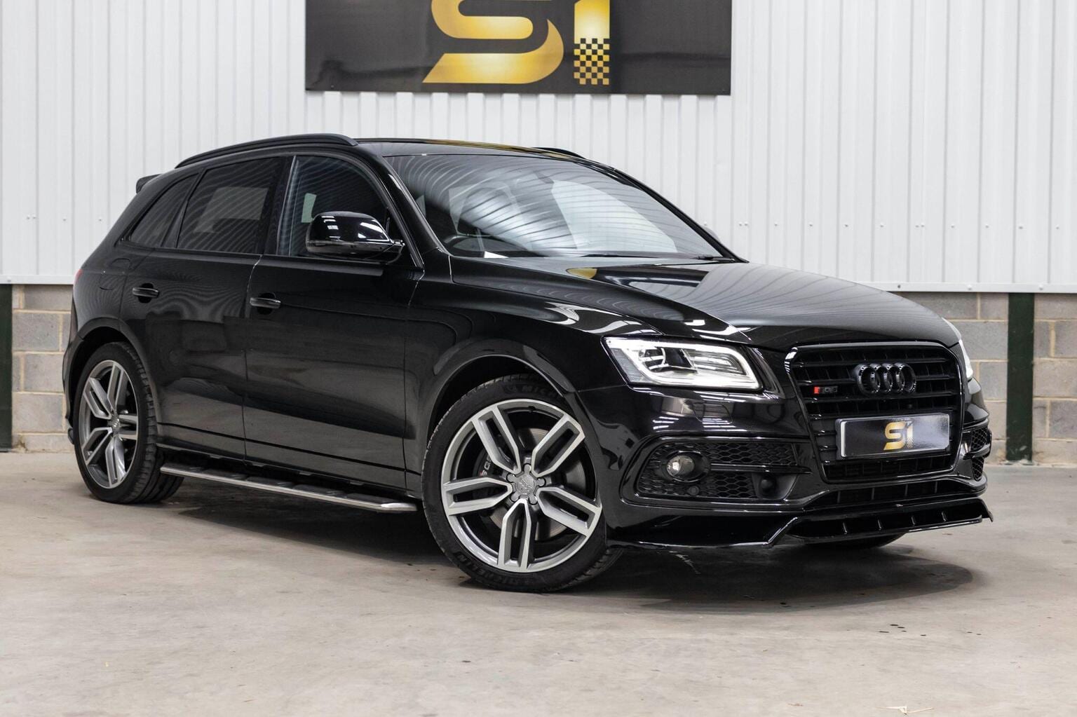 Audi SQ5 - image 1 of 74