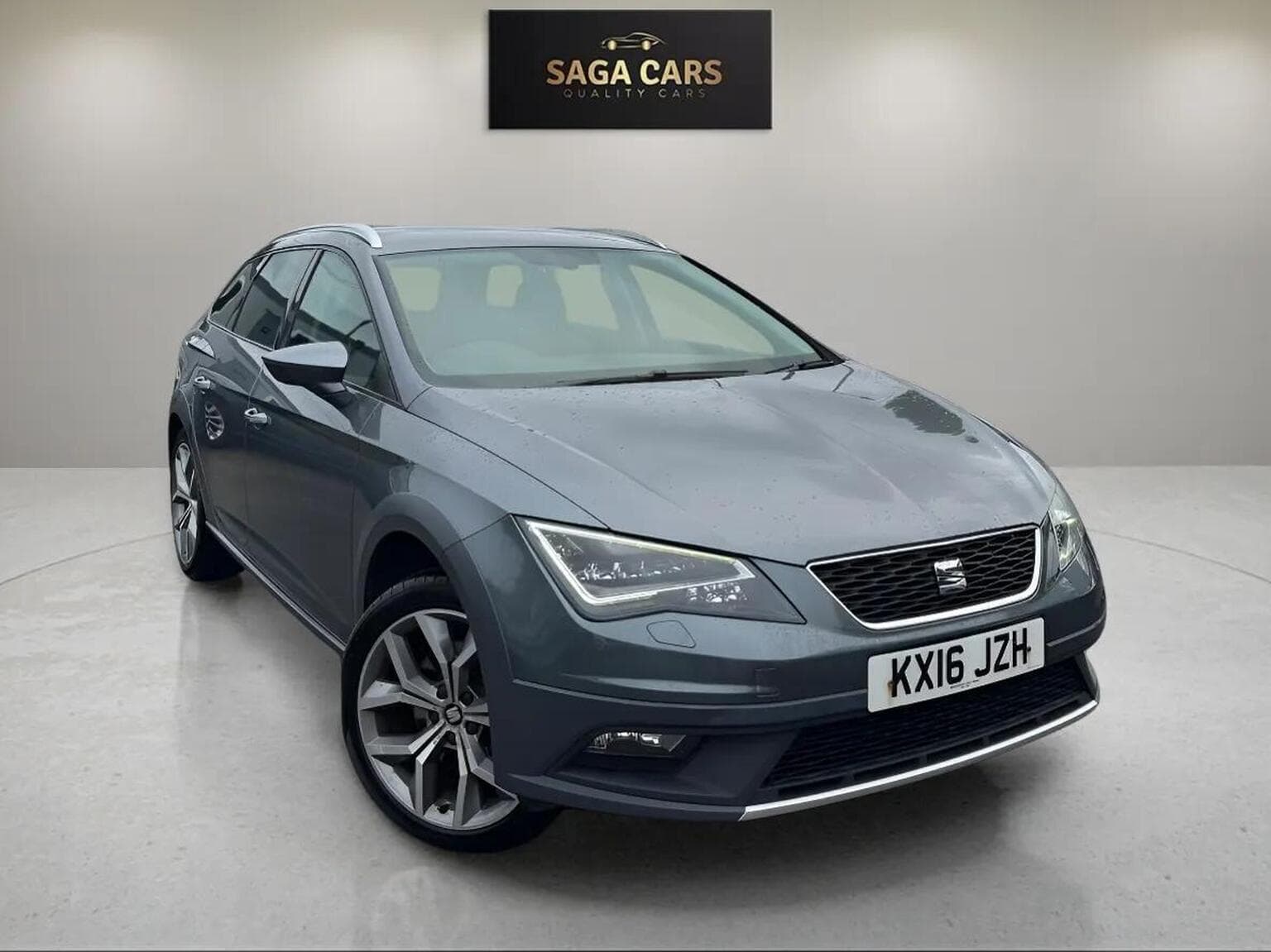 SEAT Leon - image 1 of 49
