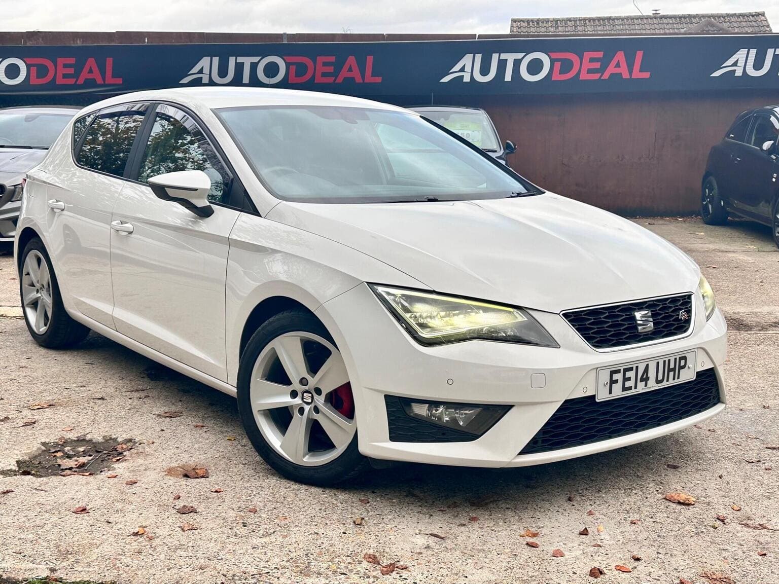 2014 SEAT Leon 1.4 TSI FR Technology Euro 6 (s/s) 5dr in white — photo 1 of 63
