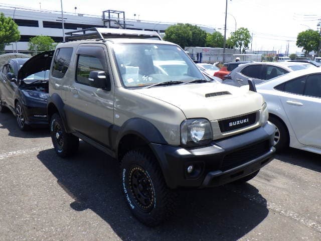 Suzuki Jimny - image 1 of 22