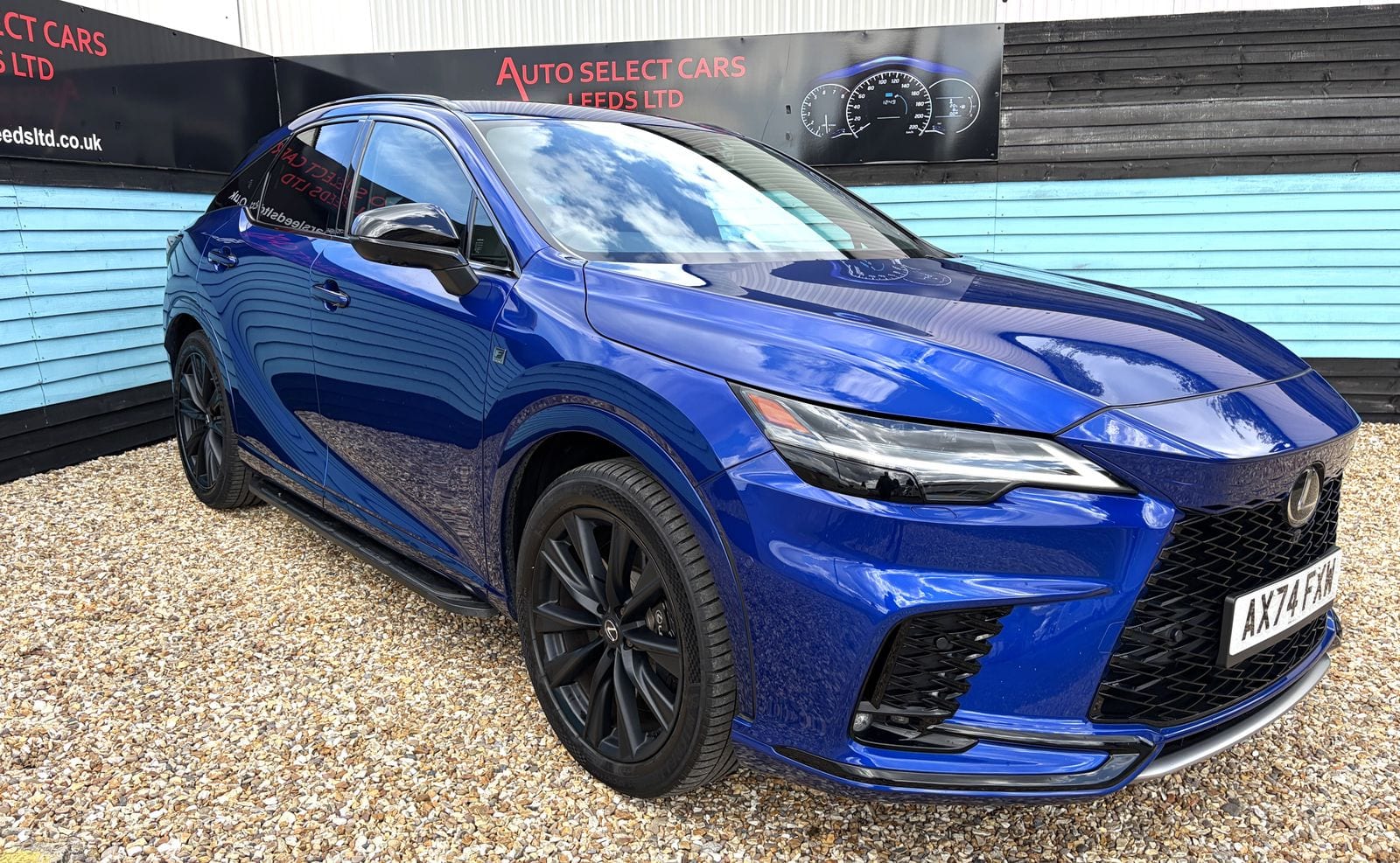 Lexus RX - image 1 of 57
