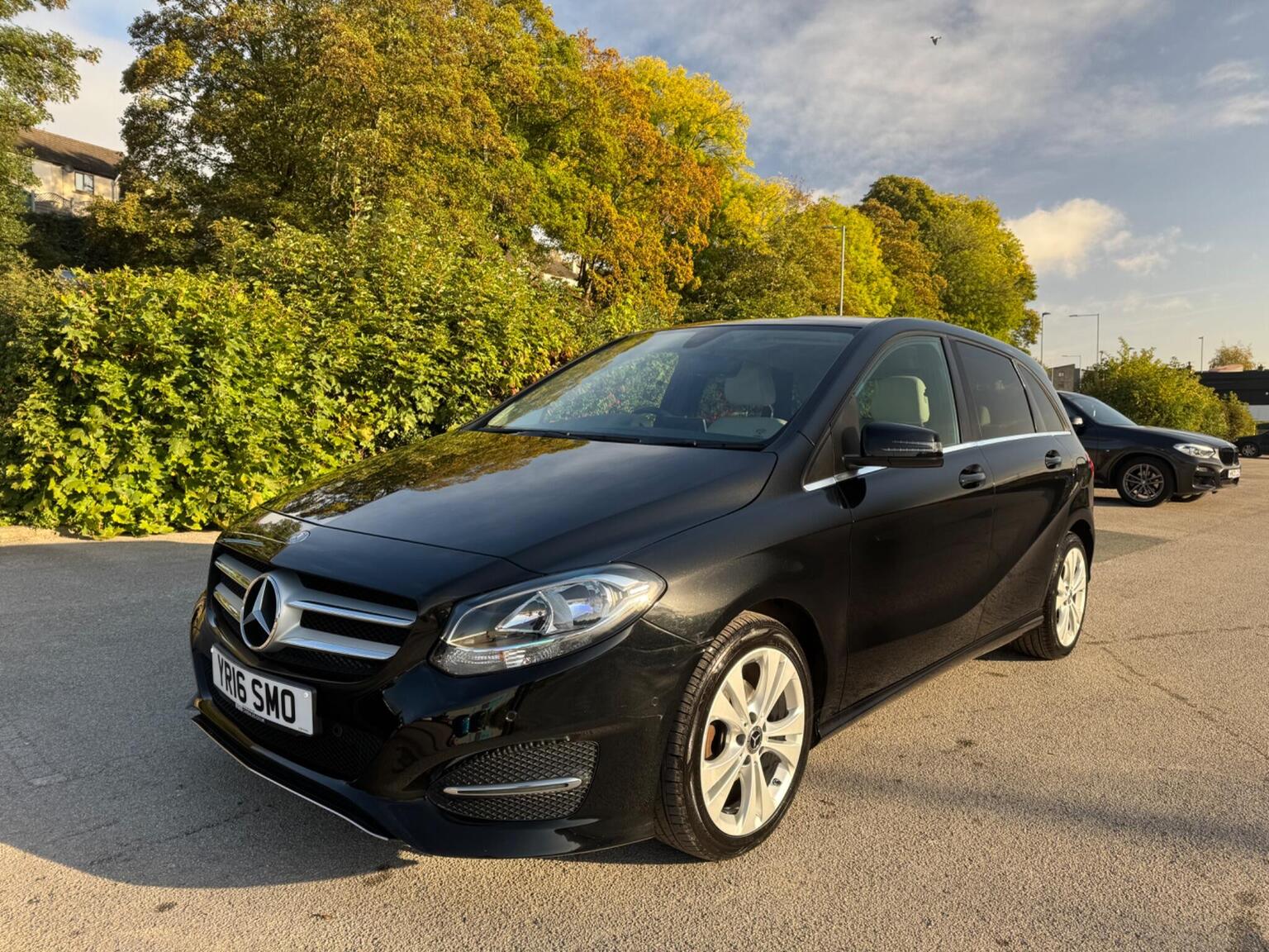 Mercedes-Benz B Class - image 1 of 61