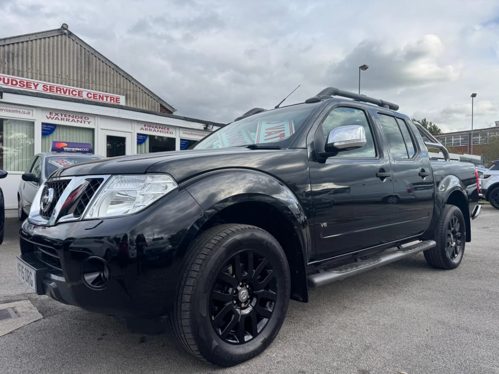 Nissan Navara - image 1 of 99