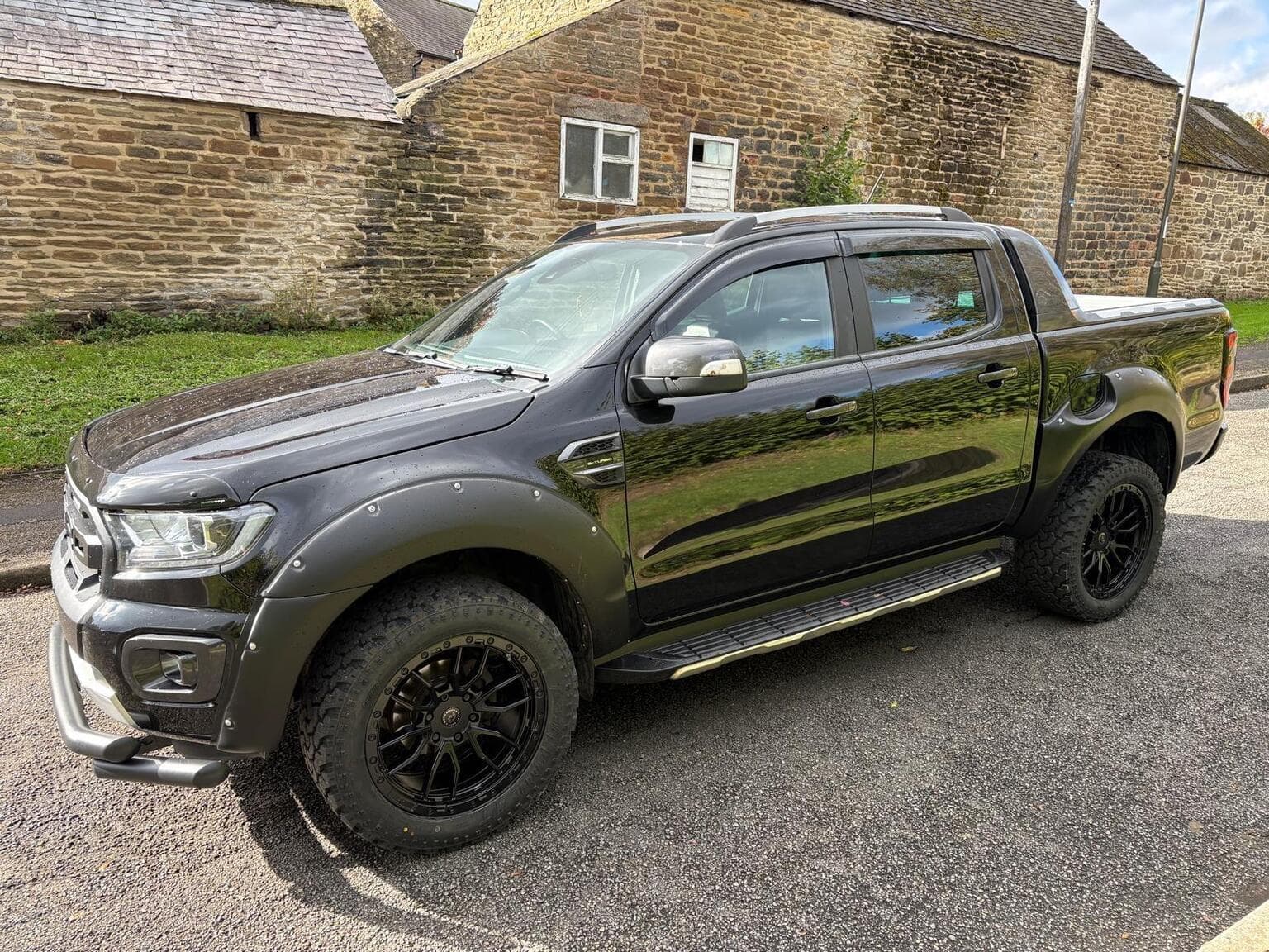 Ford Ranger - image 1 of 11