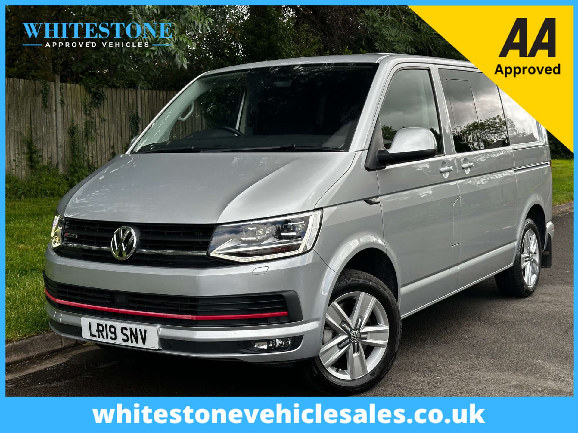 Volkswagen Transporter - image 1 of 39