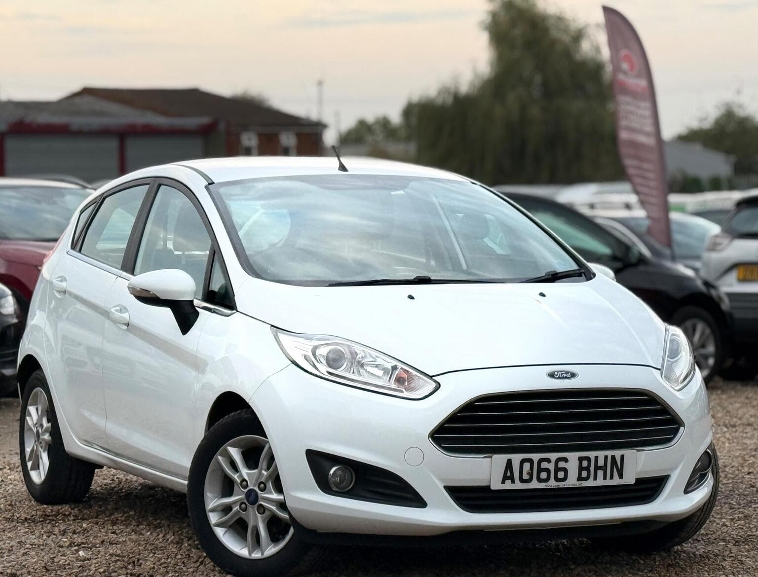 Ford Fiesta - image 1 of 37