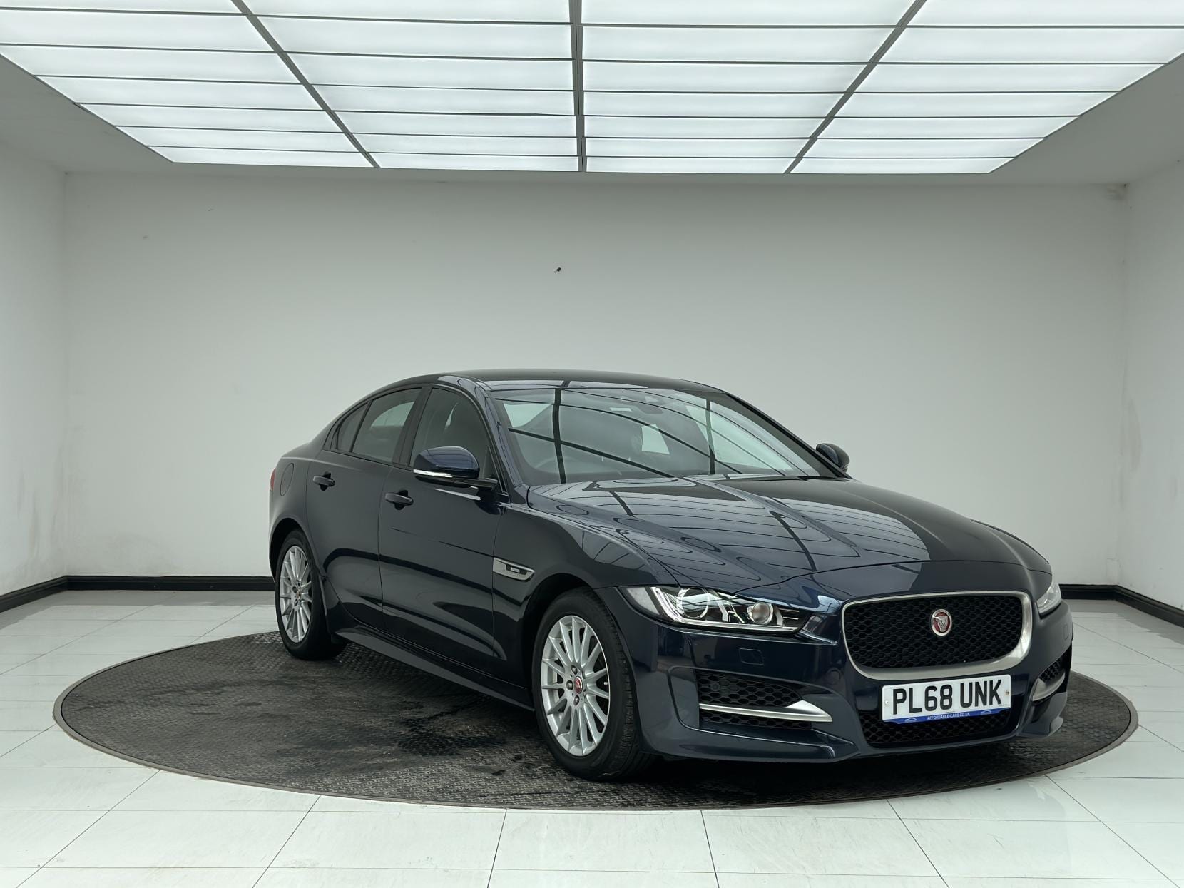Jaguar XE - image 1 of 51