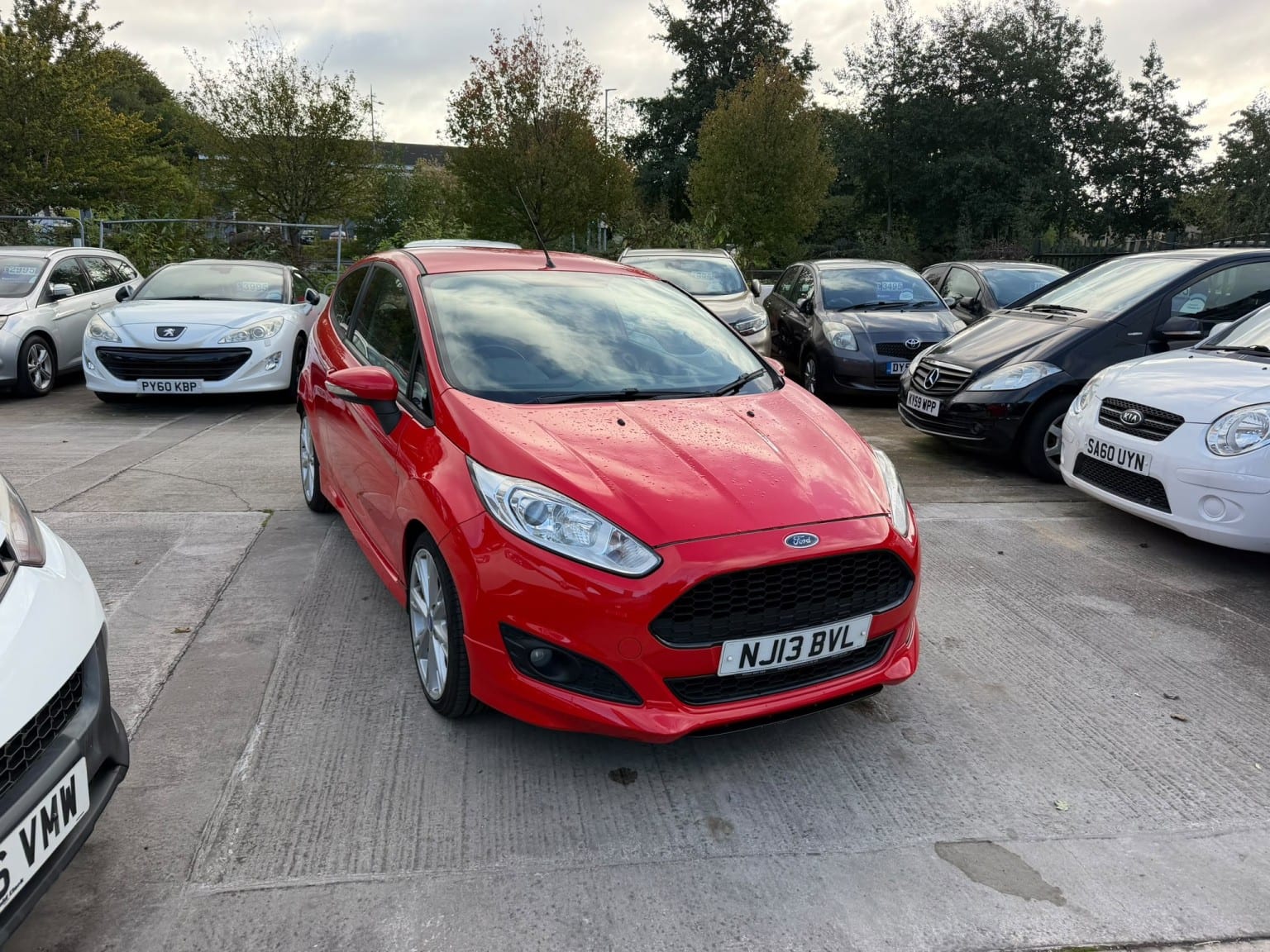 Ford Fiesta - image 1 of 48