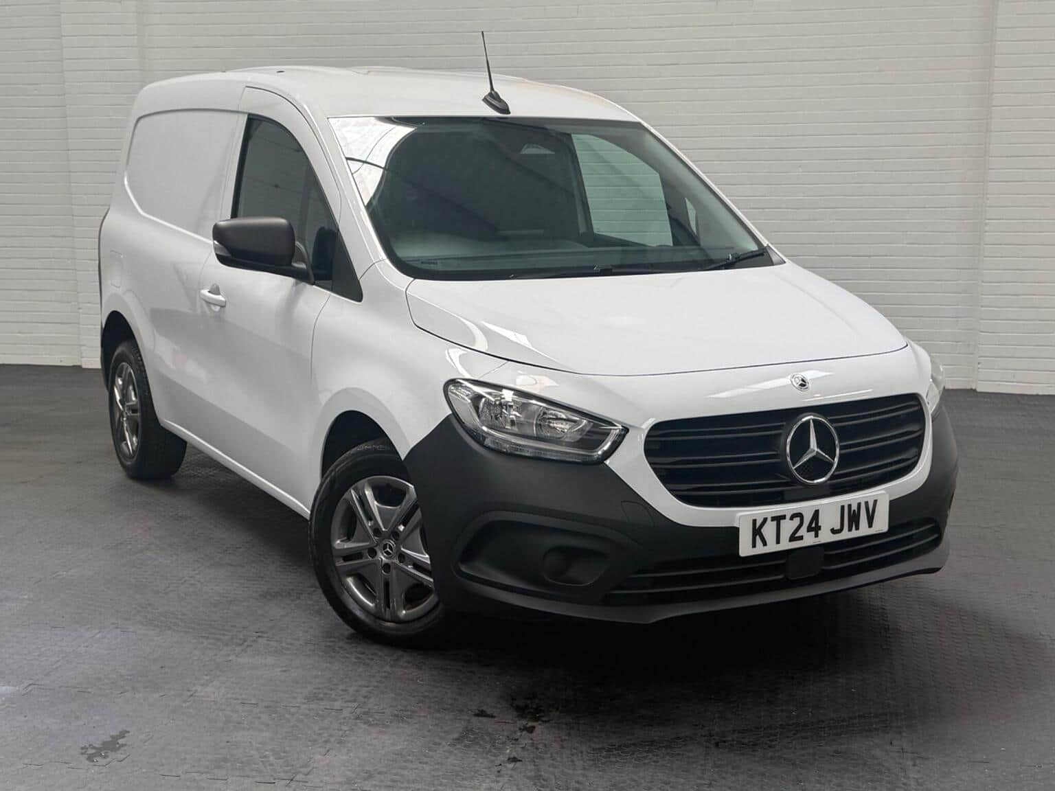 Mercedes-Benz Citan - image 1 of 92