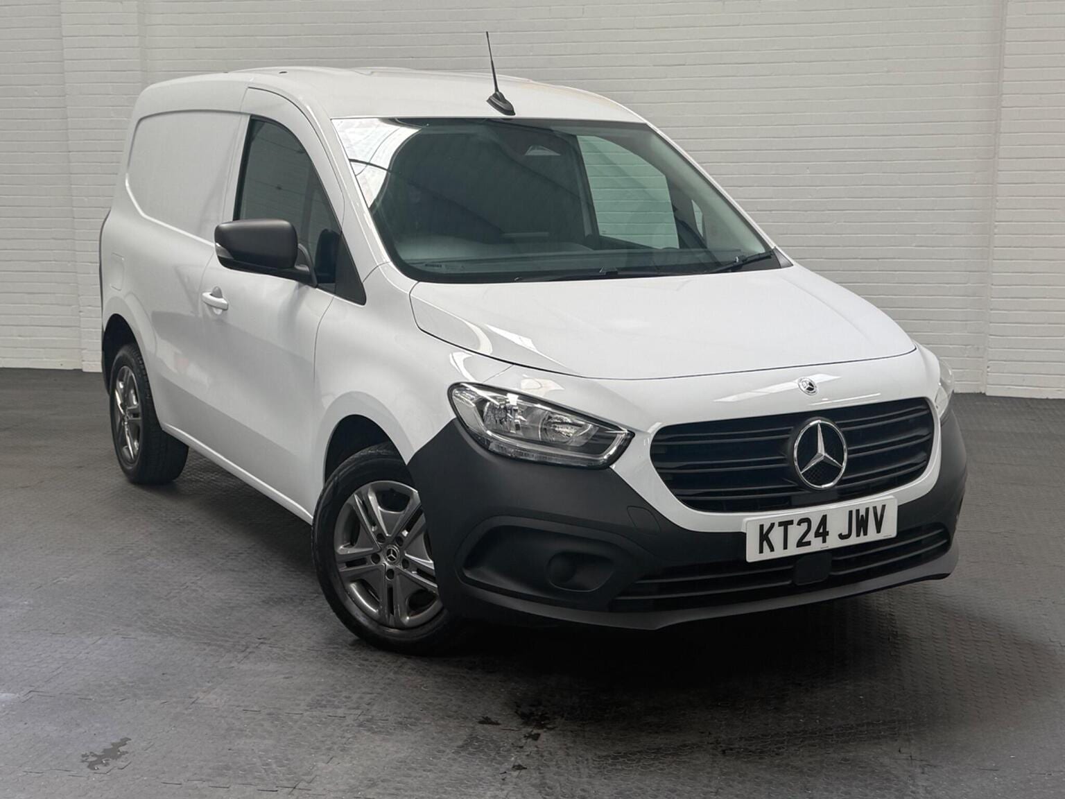 MERCEDES-BENZ CITAN - image 1 of 92