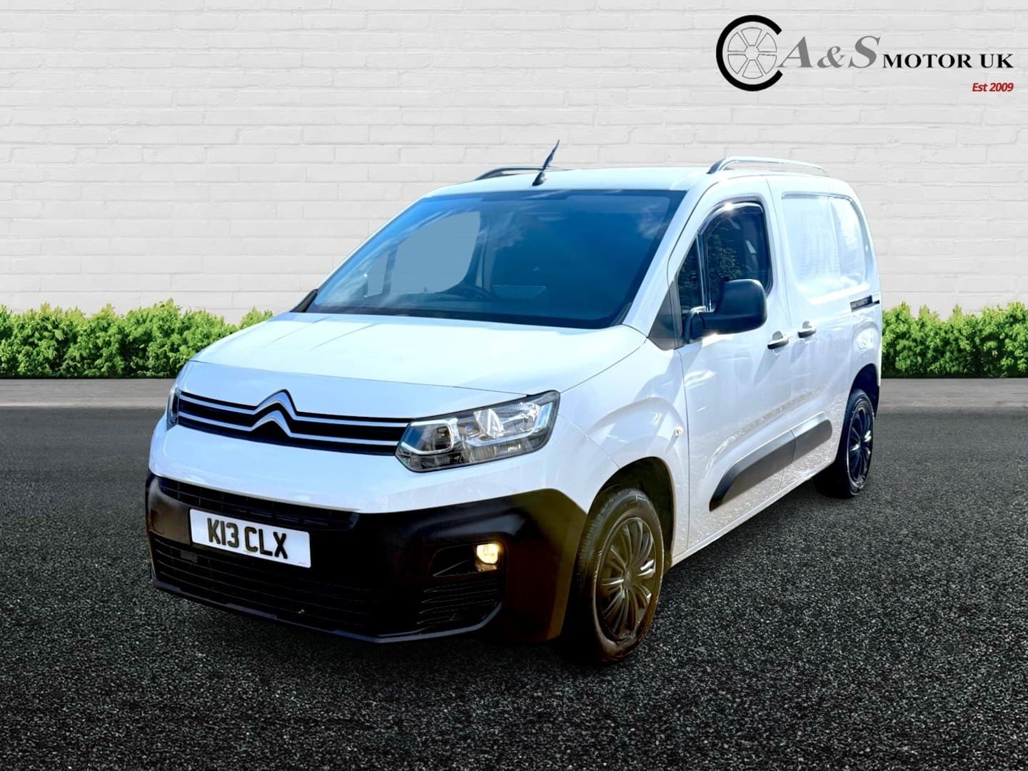 Citroen Berlingo - image 1 of 21