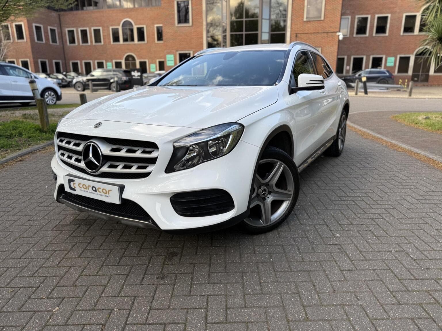 Mercedes-Benz GLA - image 1 of 58