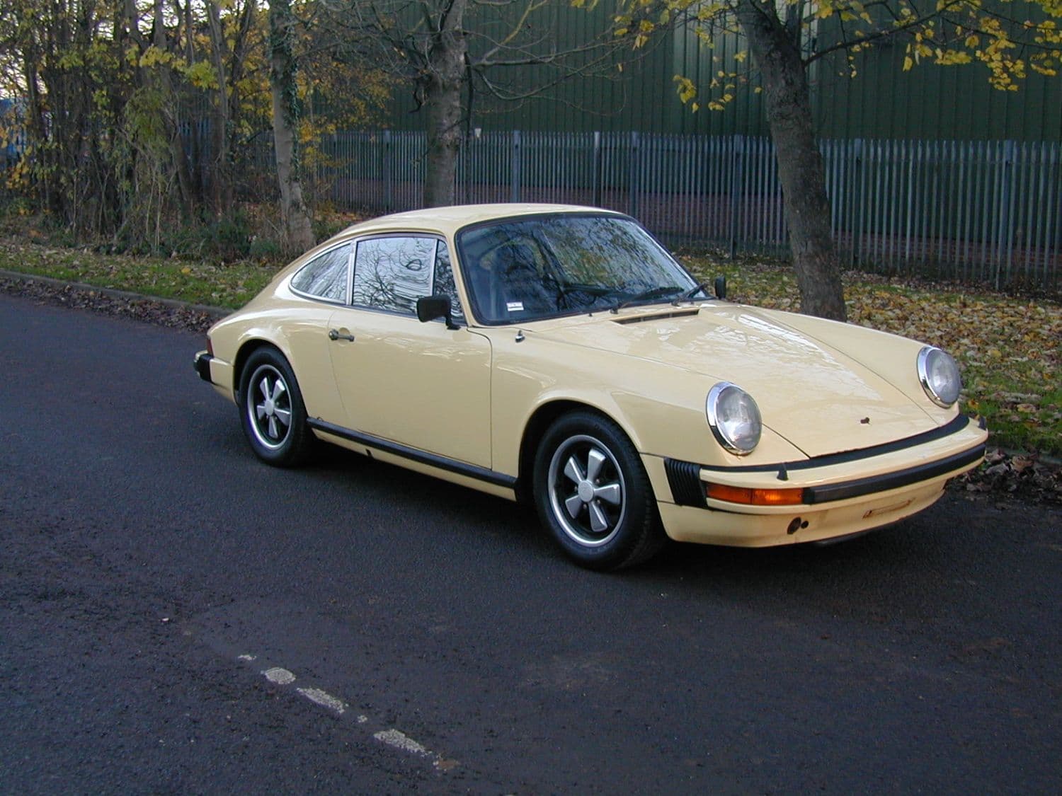 Porsche 911 - image 1 of 57