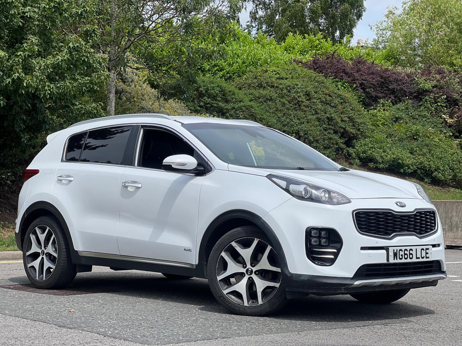 Kia Sportage - image 1 of 45