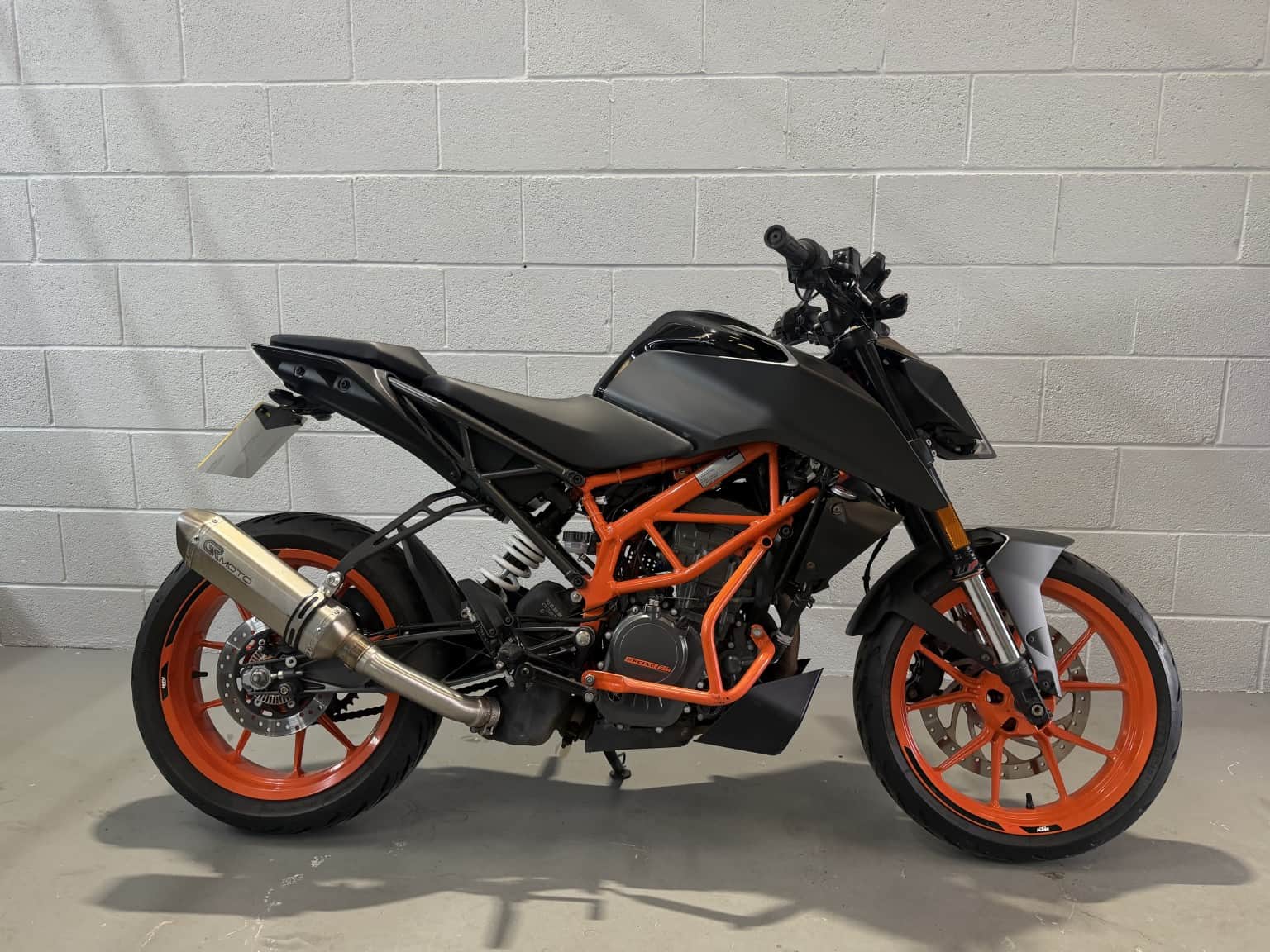 KTM 125 Duke - image 1 of 12