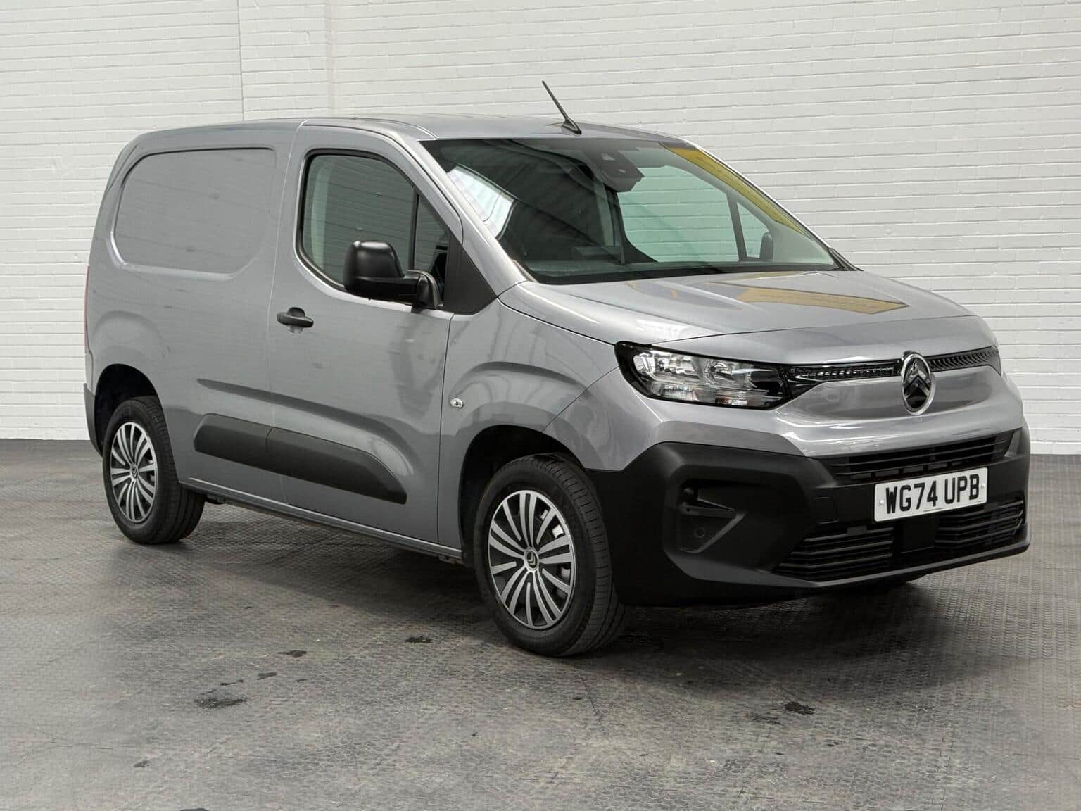 Citroen Berlingo - image 1 of 93