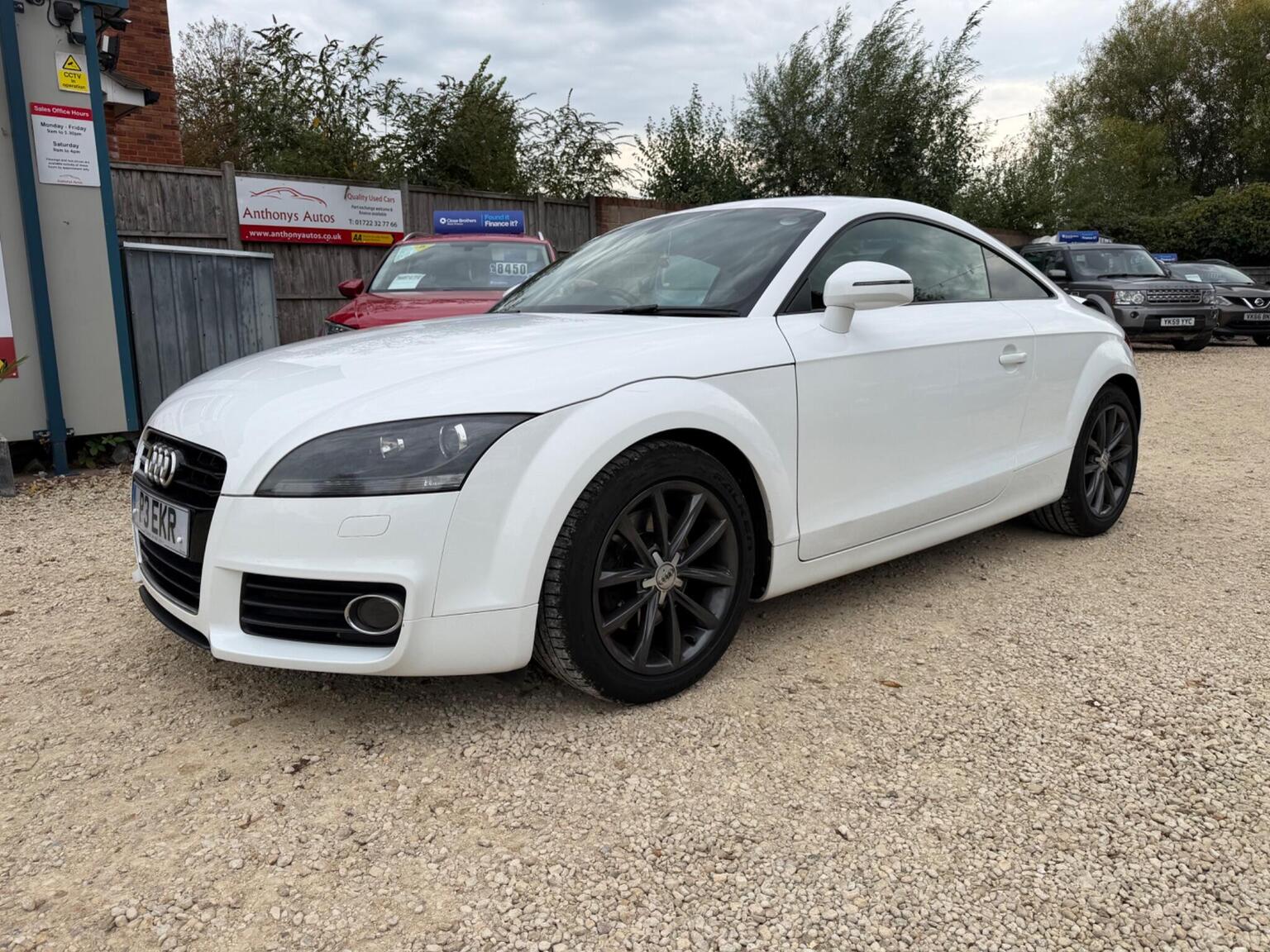 Audi TT - image 1 of 38